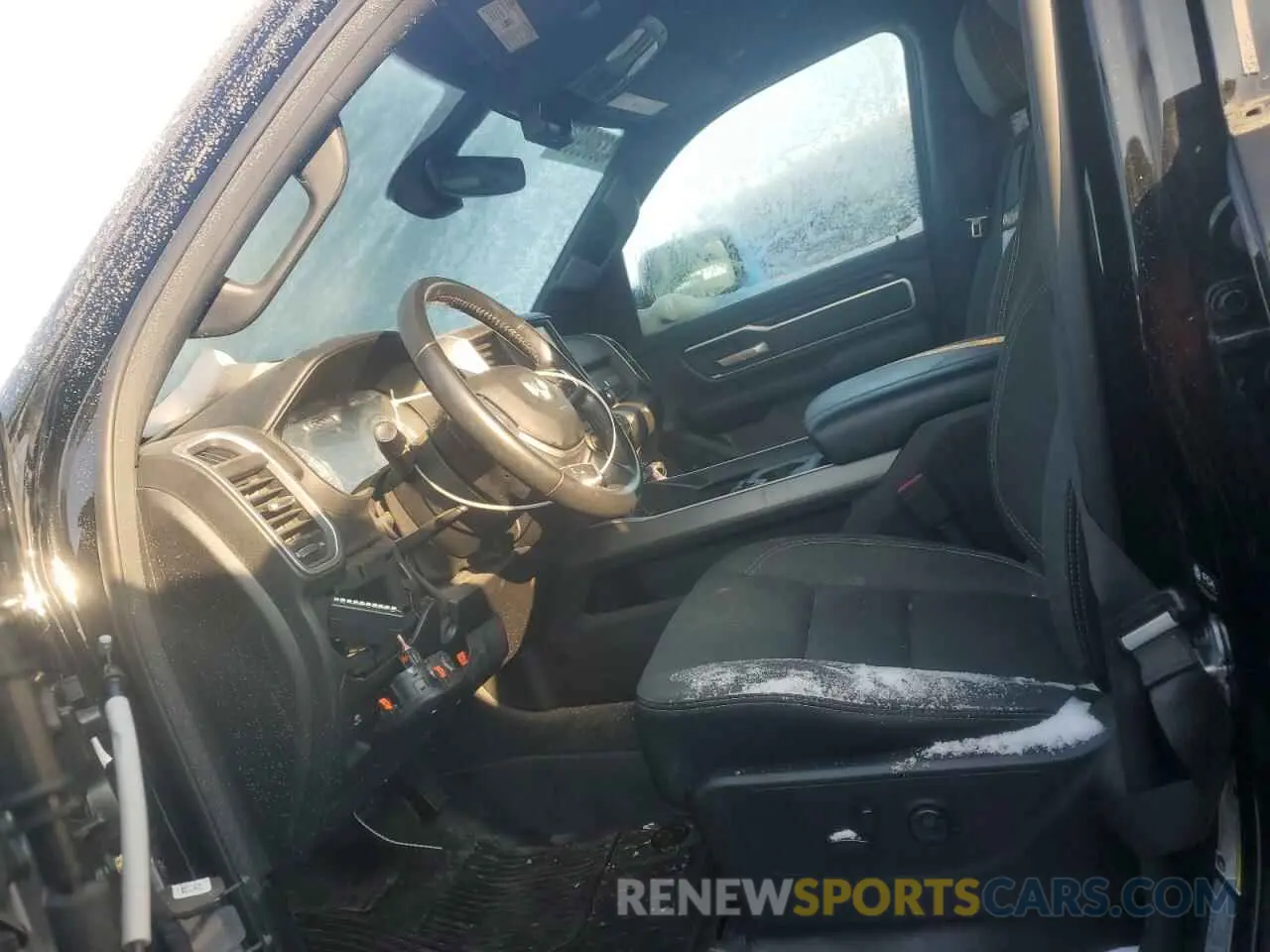 7 Photograph of a damaged car 1C6SRFFTXMN650909 RAM 1500 2021