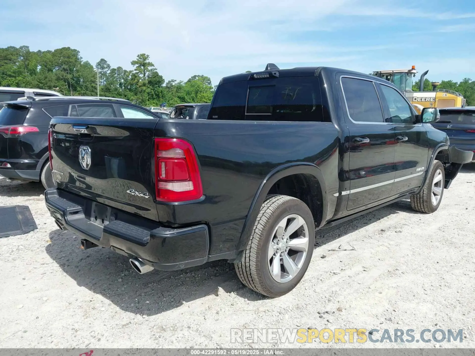 4 Photograph of a damaged car 1C6SRFHM8MN642037 RAM 1500 2021