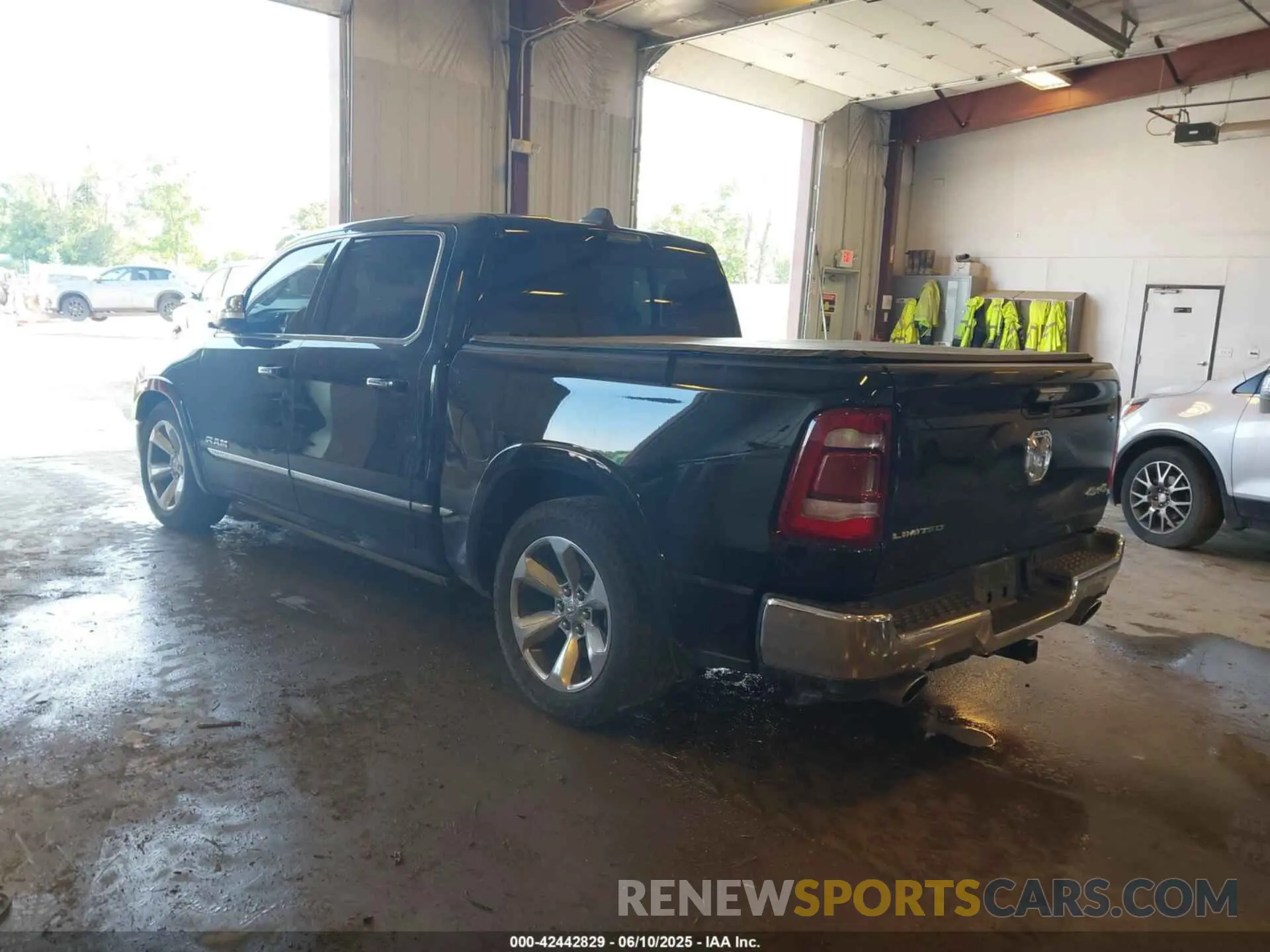 3 Photograph of a damaged car 1C6SRFHT7MN830717 RAM 1500 2021