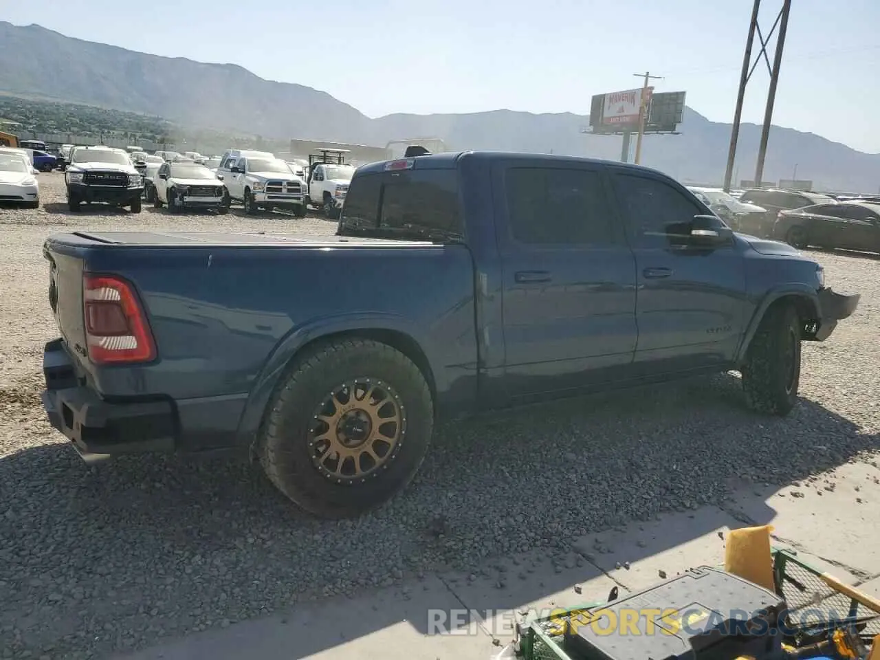 3 Photograph of a damaged car 1C6SRFHT8MN535156 RAM 1500 2021