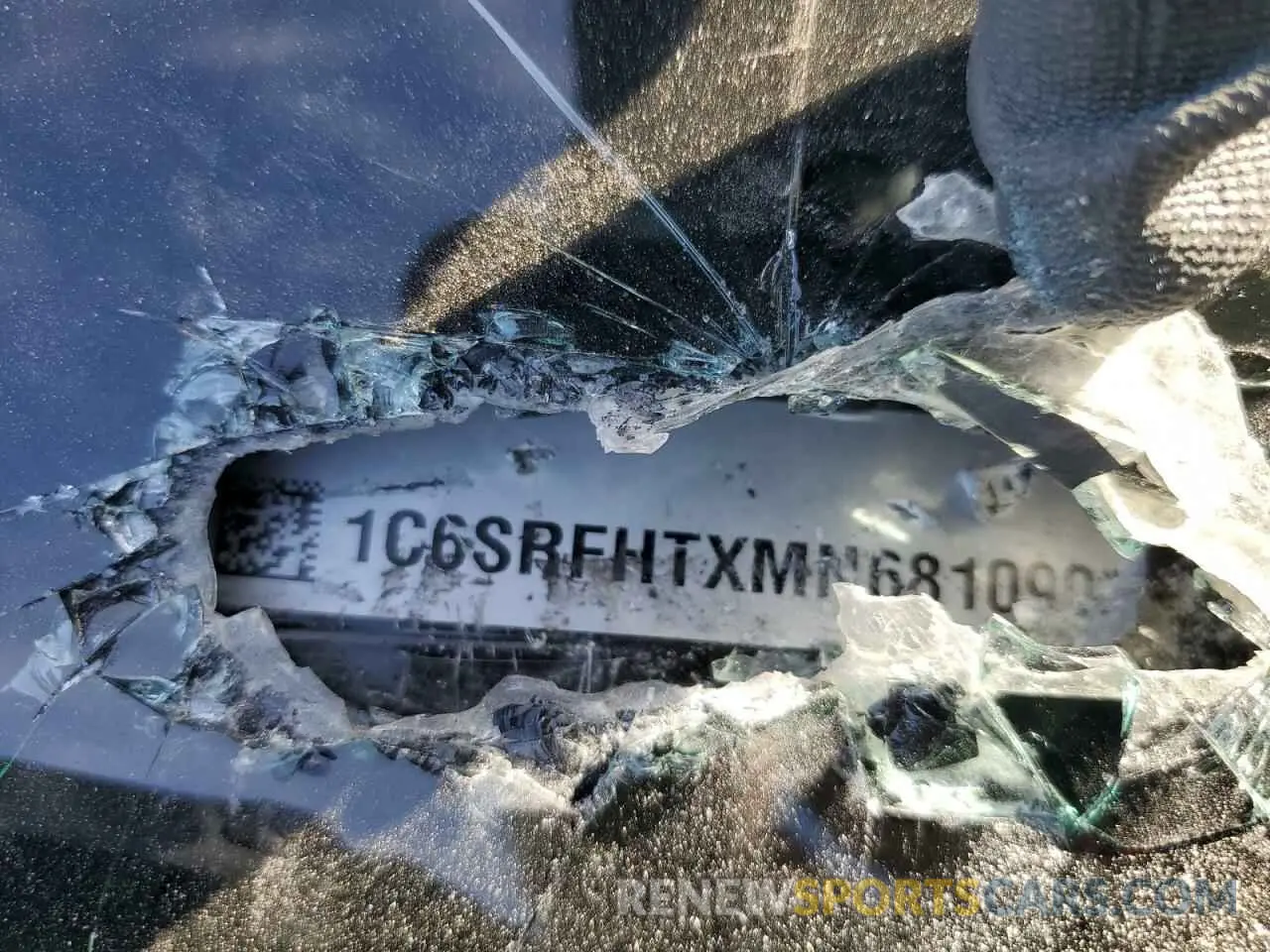 12 Фотография поврежденного автомобиля 1C6SRFHTXMN681090 RAM 1500 2021