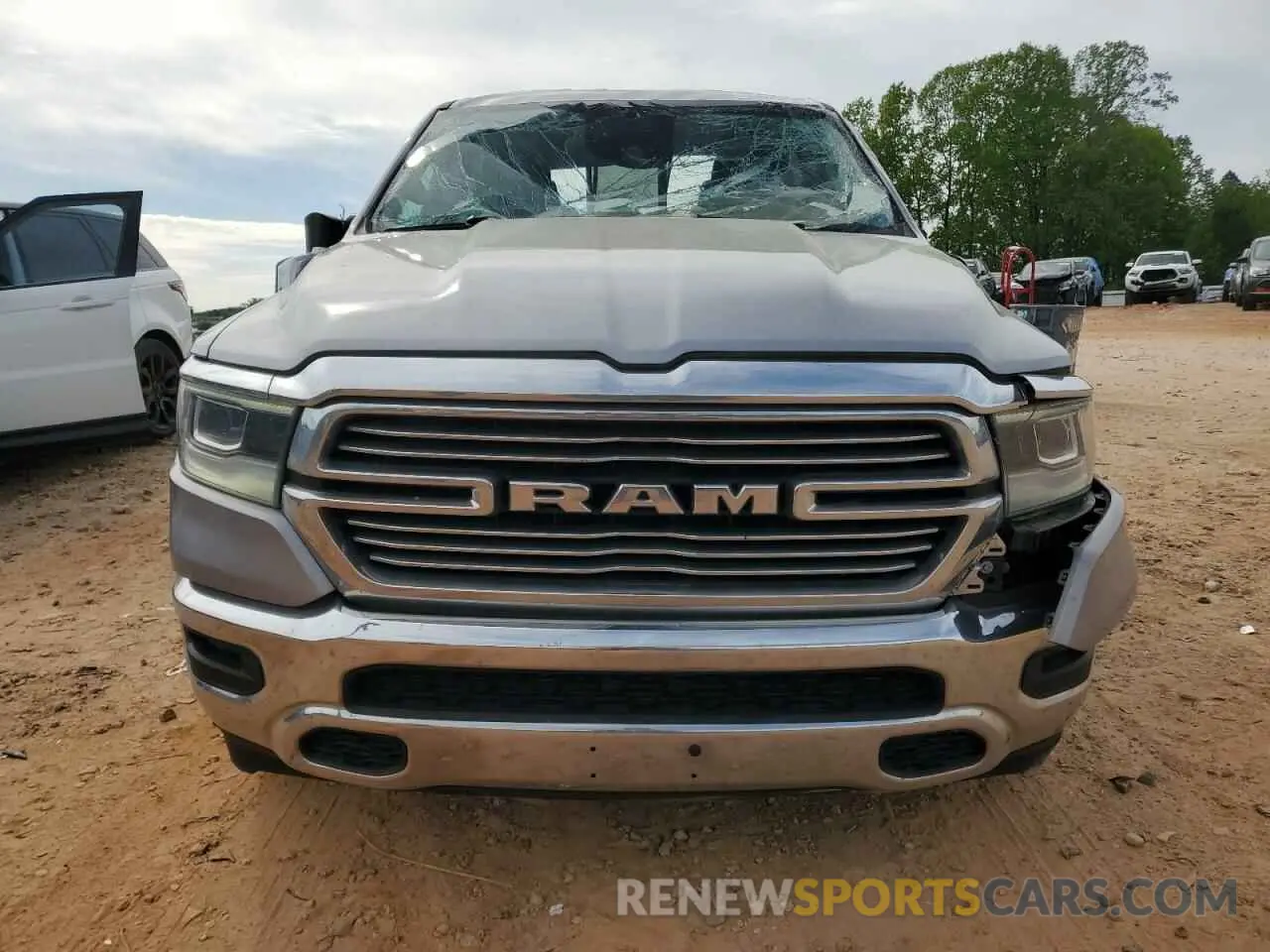 5 Photograph of a damaged car 1C6SRFJT1MN770377 RAM 1500 2021