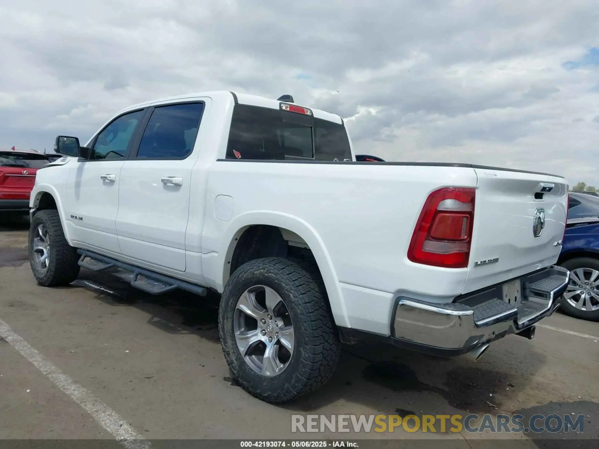 3 Photograph of a damaged car 1C6SRFJT2MN682437 RAM 1500 2021