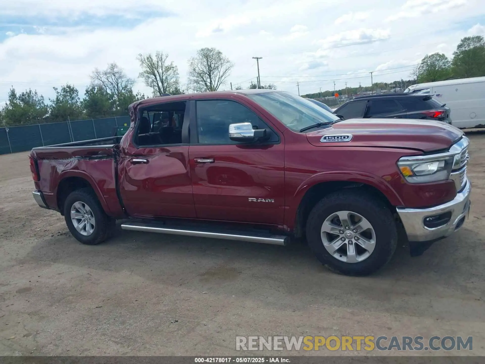 13 Photograph of a damaged car 1C6SRFJT4MN557942 RAM 1500 2021