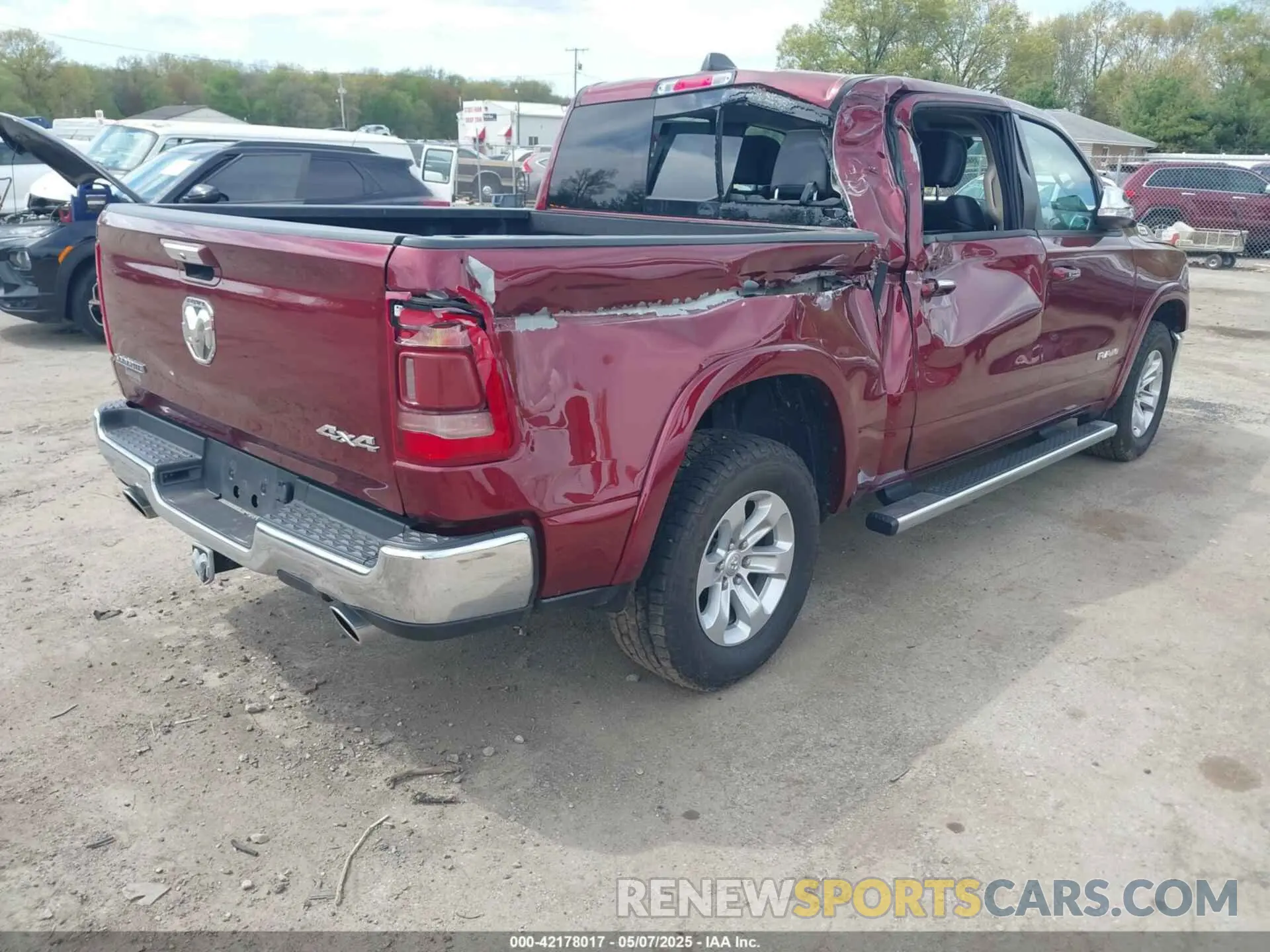 4 Photograph of a damaged car 1C6SRFJT4MN557942 RAM 1500 2021