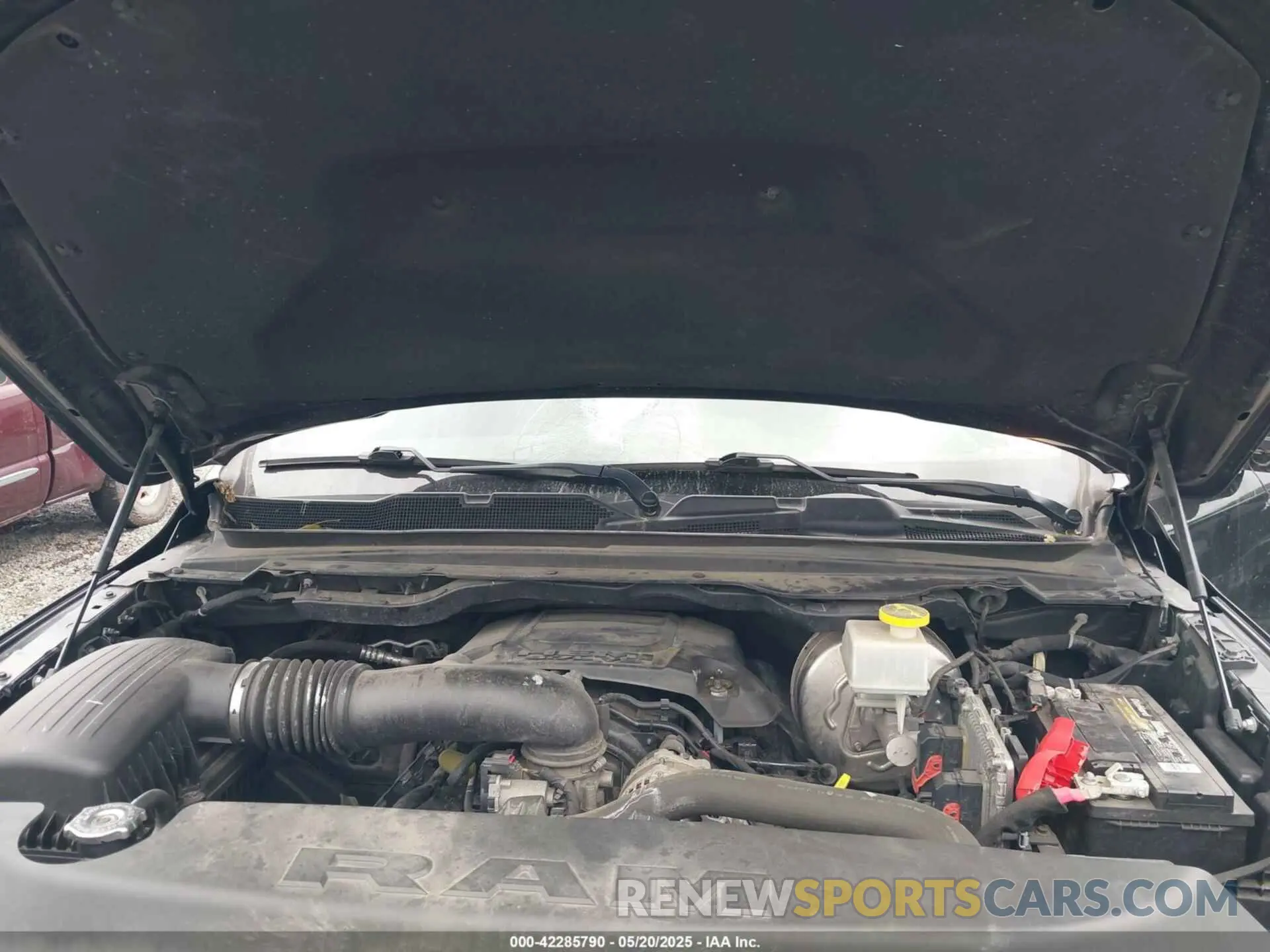 10 Photograph of a damaged car 1C6SRFJT5MN732344 RAM 1500 2021