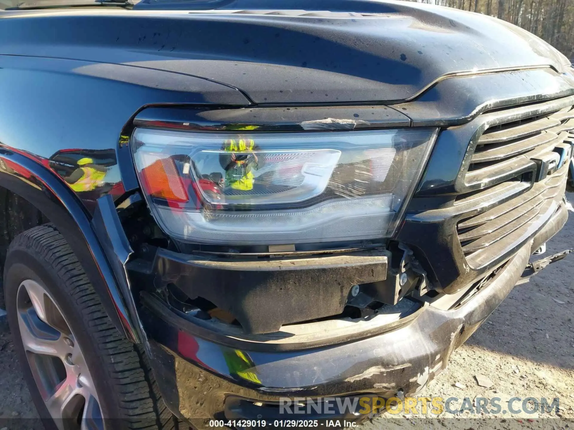 17 Photograph of a damaged car 1C6SRFJT6MN530984 RAM 1500 2021