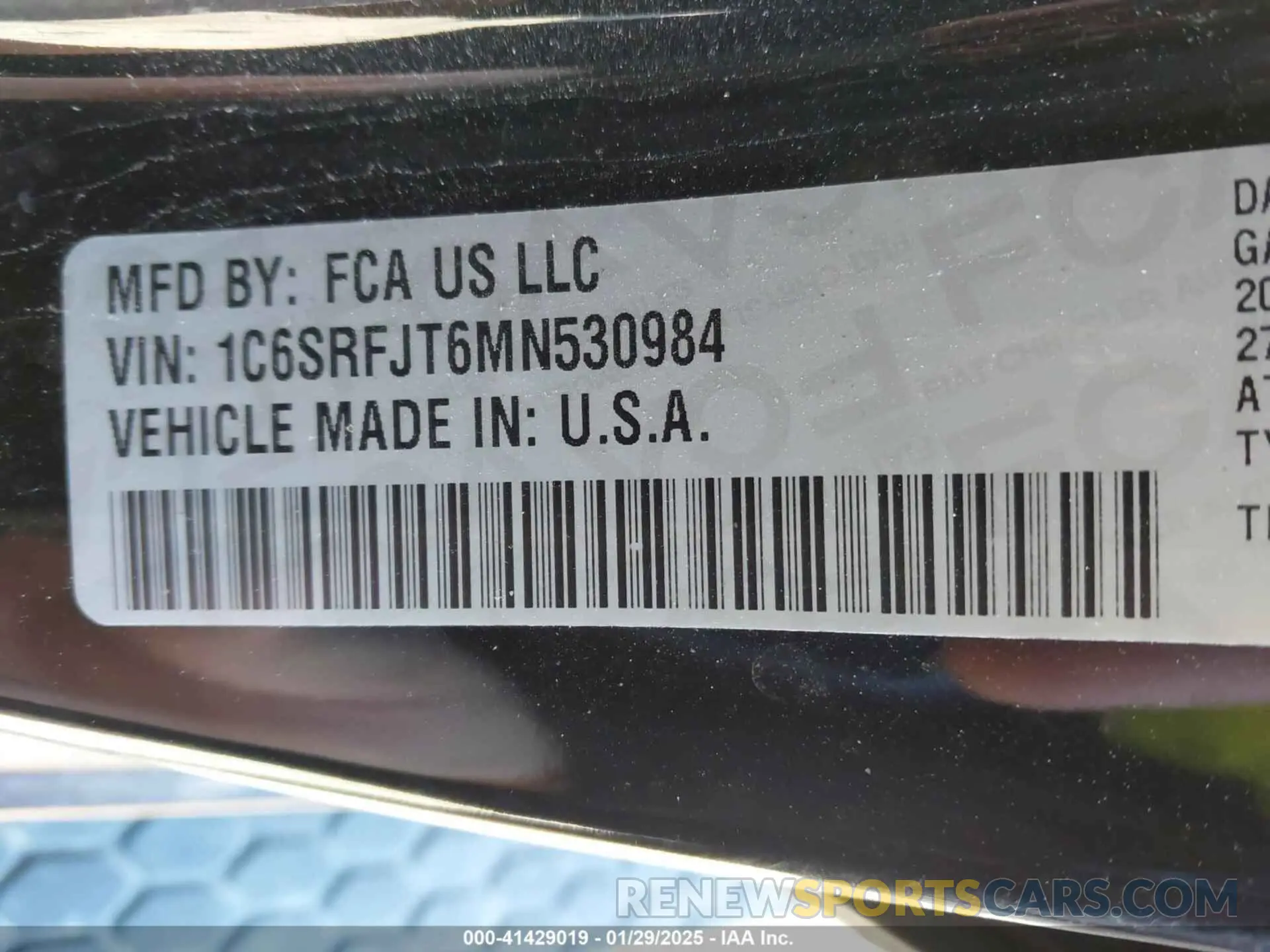 9 Photograph of a damaged car 1C6SRFJT6MN530984 RAM 1500 2021
