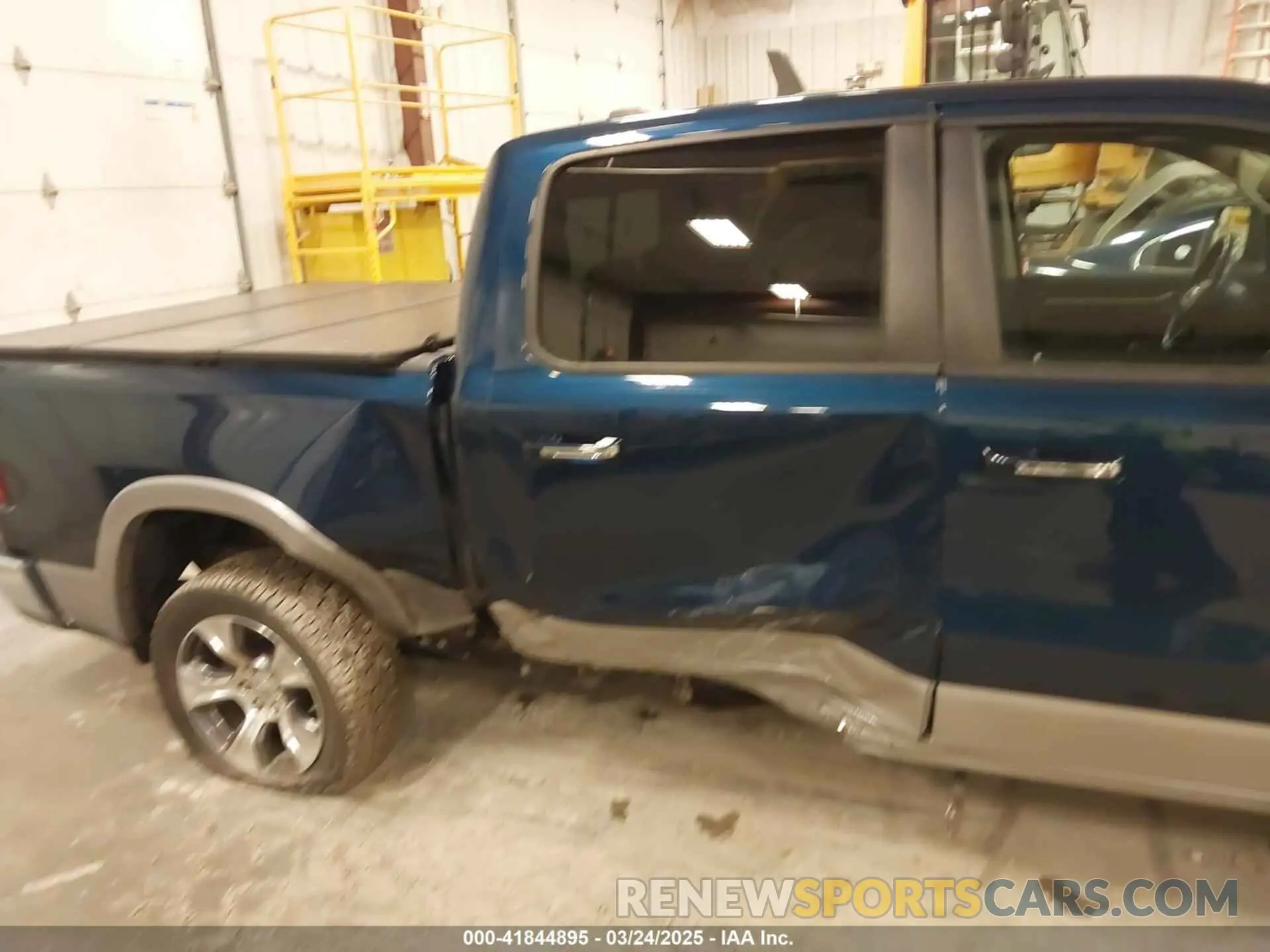 6 Photograph of a damaged car 1C6SRFJT6MN659212 RAM 1500 2021