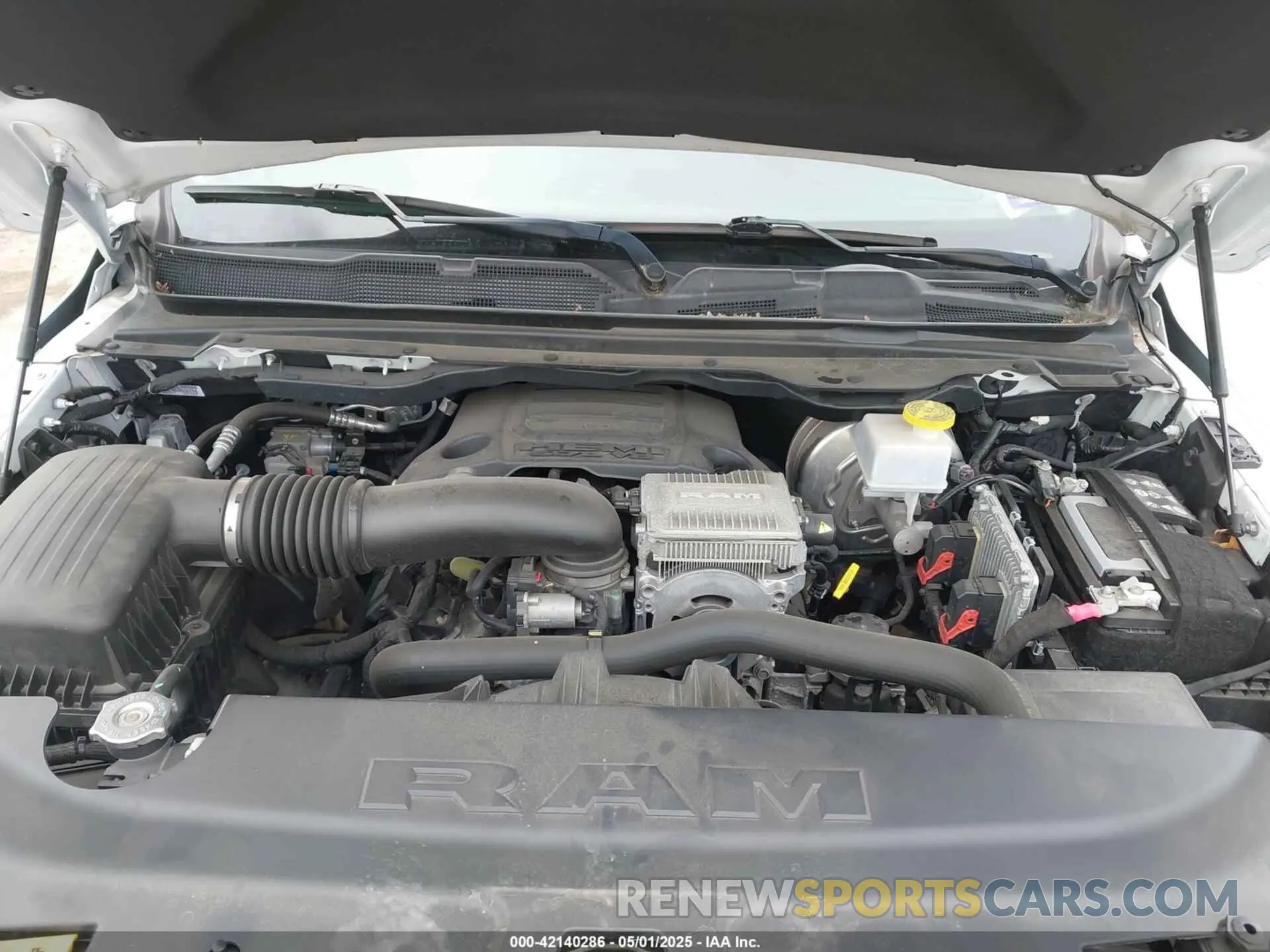 10 Photograph of a damaged car 1C6SRFJT9MN576017 RAM 1500 2021