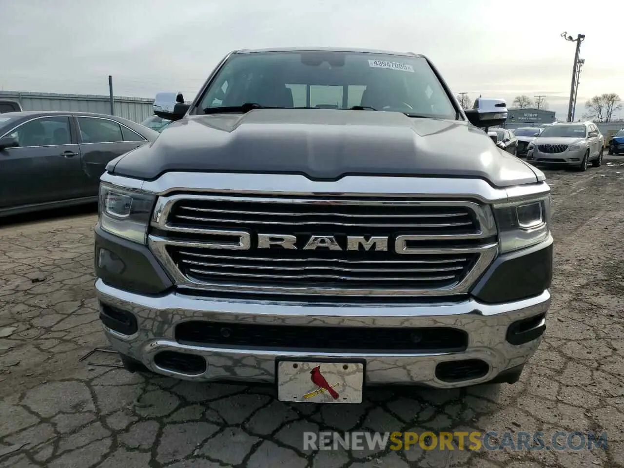 5 Photograph of a damaged car 1C6SRFJT9MN671807 RAM 1500 2021