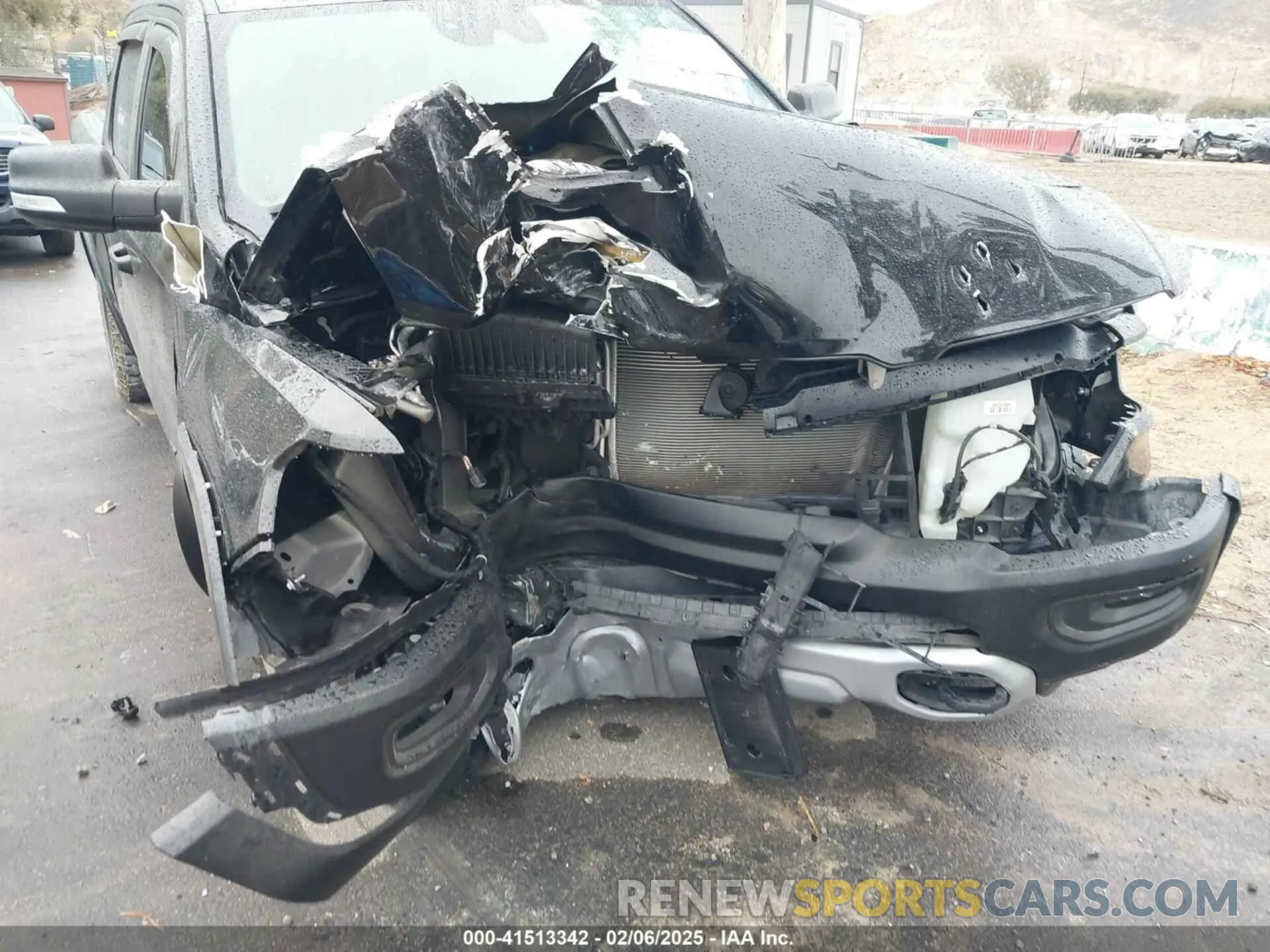 18 Photograph of a damaged car 1C6SRFLT0MN614070 RAM 1500 2021