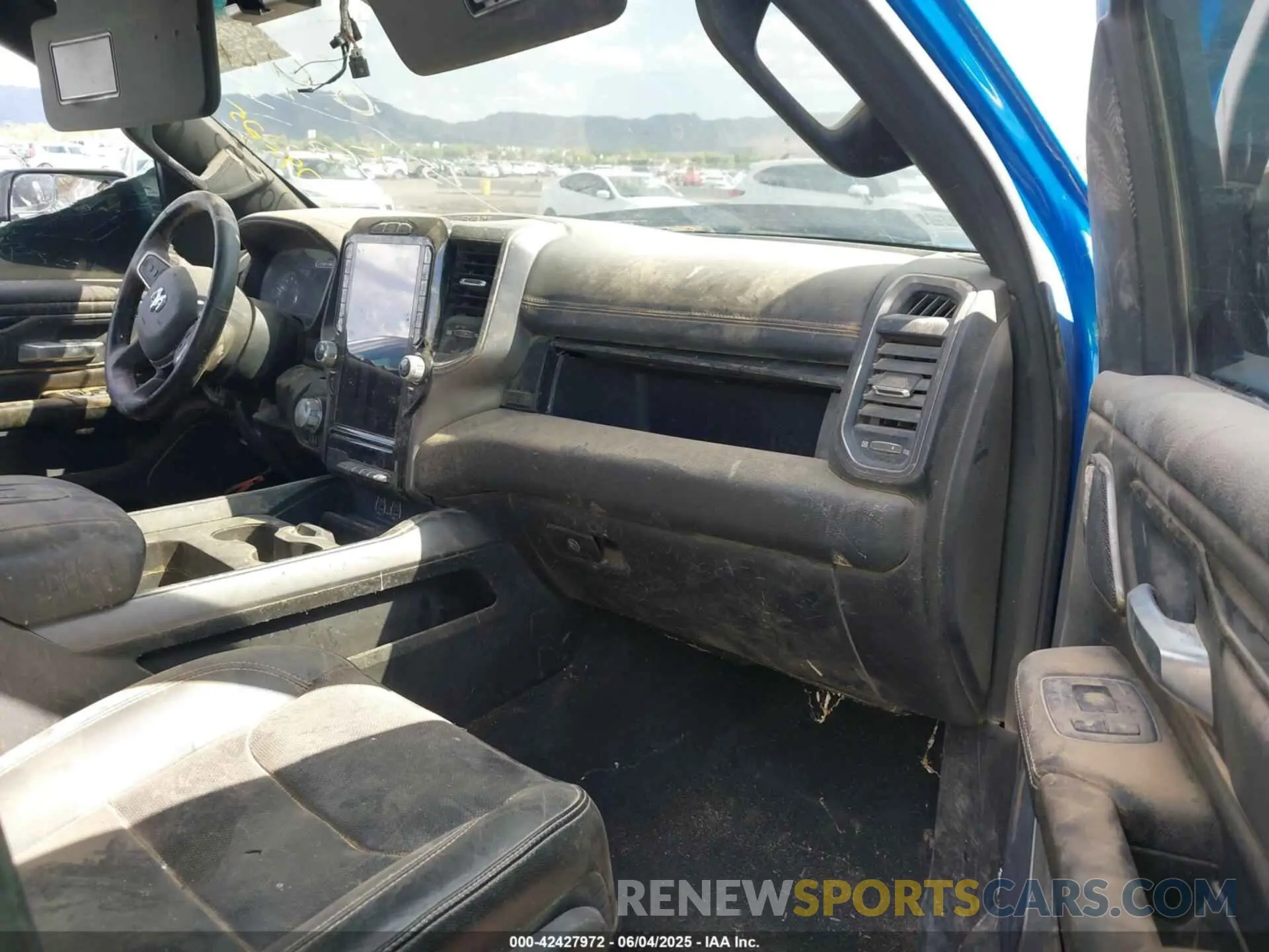 5 Photograph of a damaged car 1C6SRFLT3MN573143 RAM 1500 2021