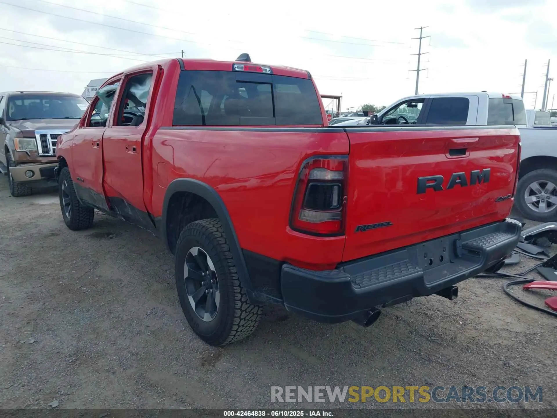 3 Photograph of a damaged car 1C6SRFLT8MN595963 RAM 1500 2021