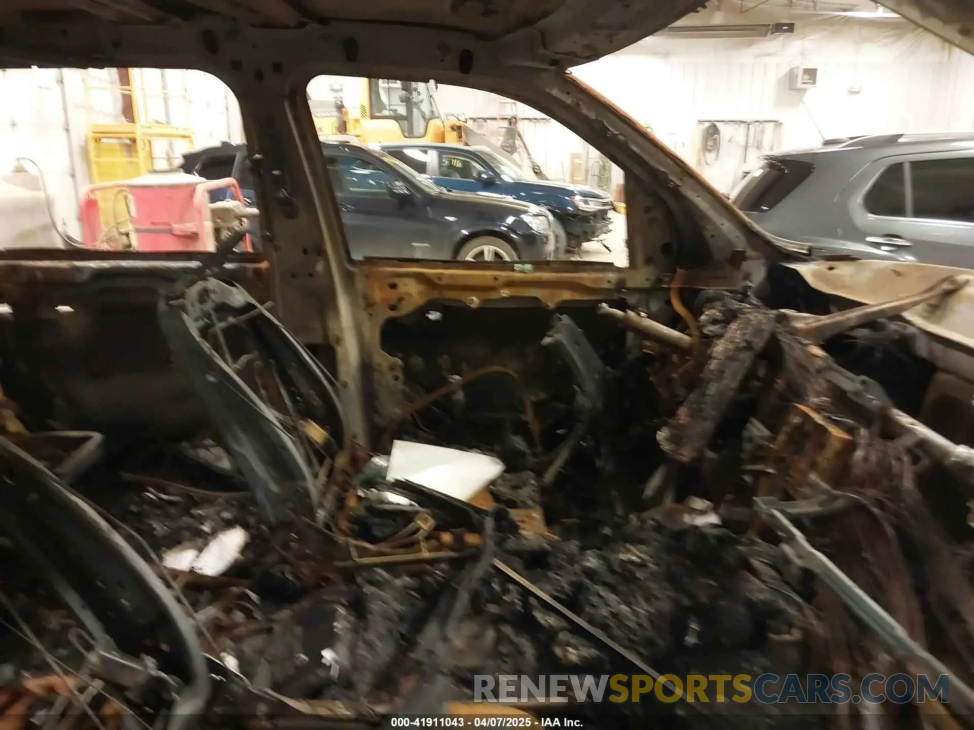 5 Photograph of a damaged car 1C6SRFRT4MN834741 RAM 1500 2021