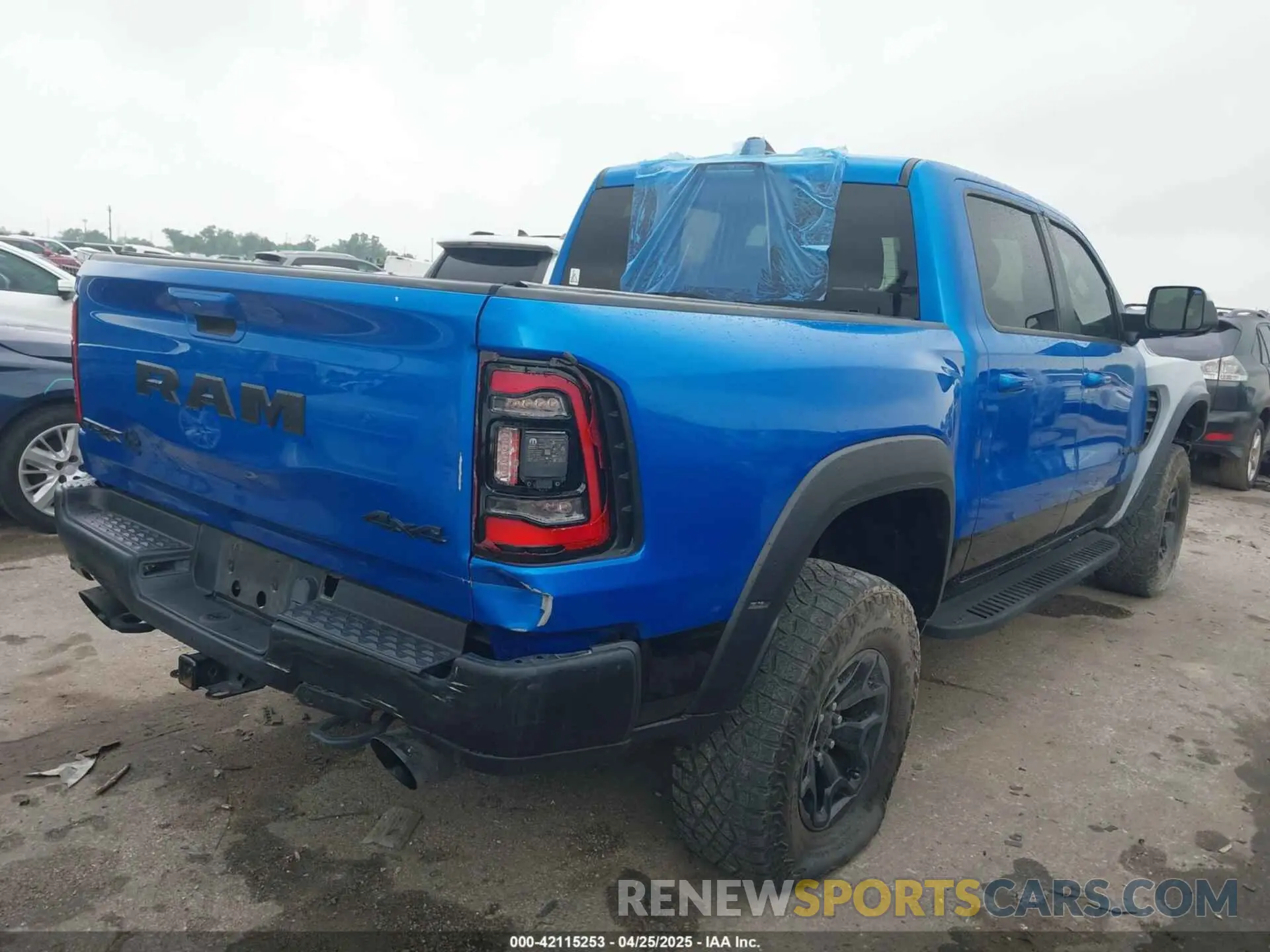 4 Photograph of a damaged car 1C6SRFU91MN790158 RAM 1500 2021