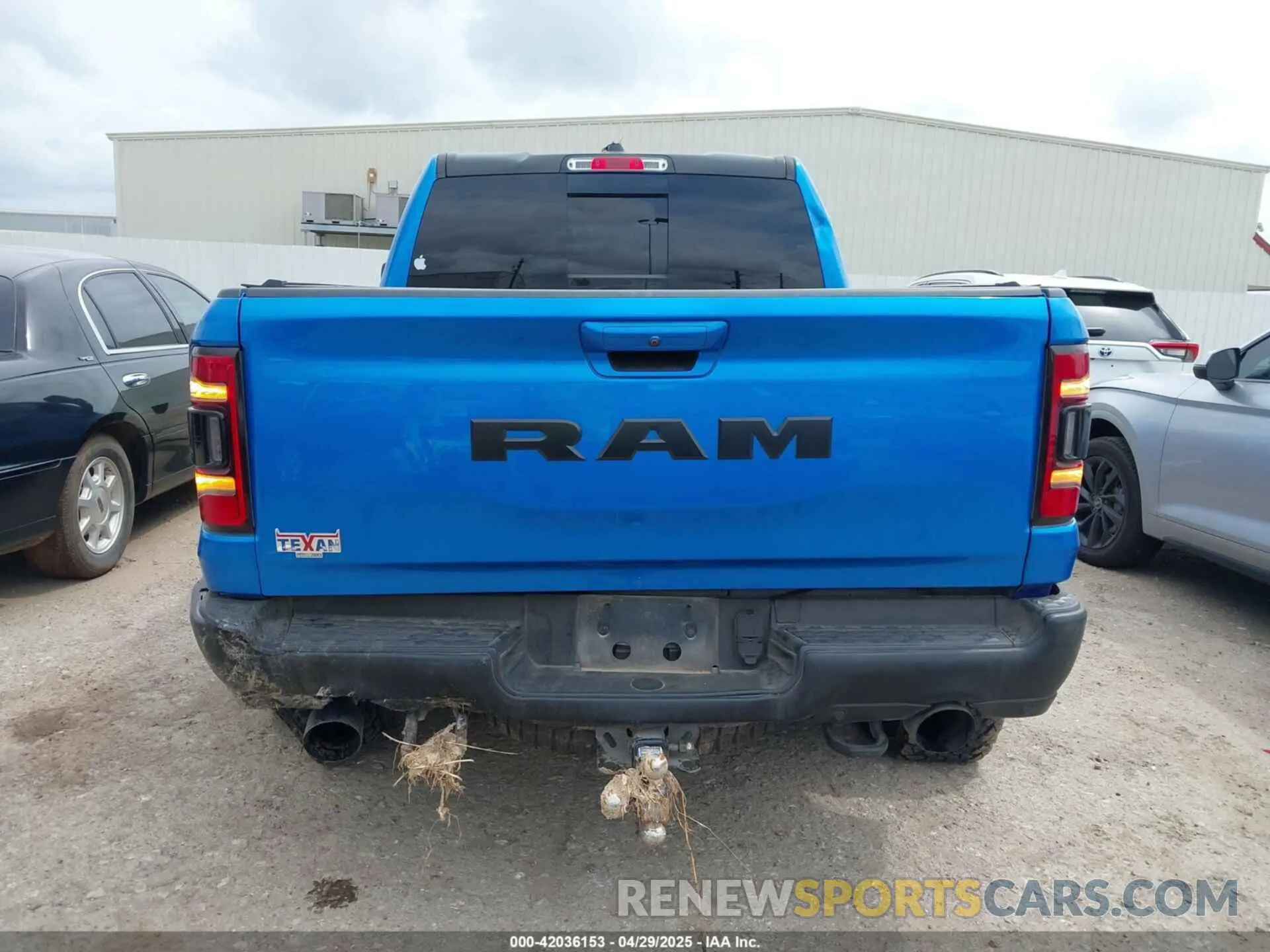 16 Photograph of a damaged car 1C6SRFU91MN903851 RAM 1500 2021
