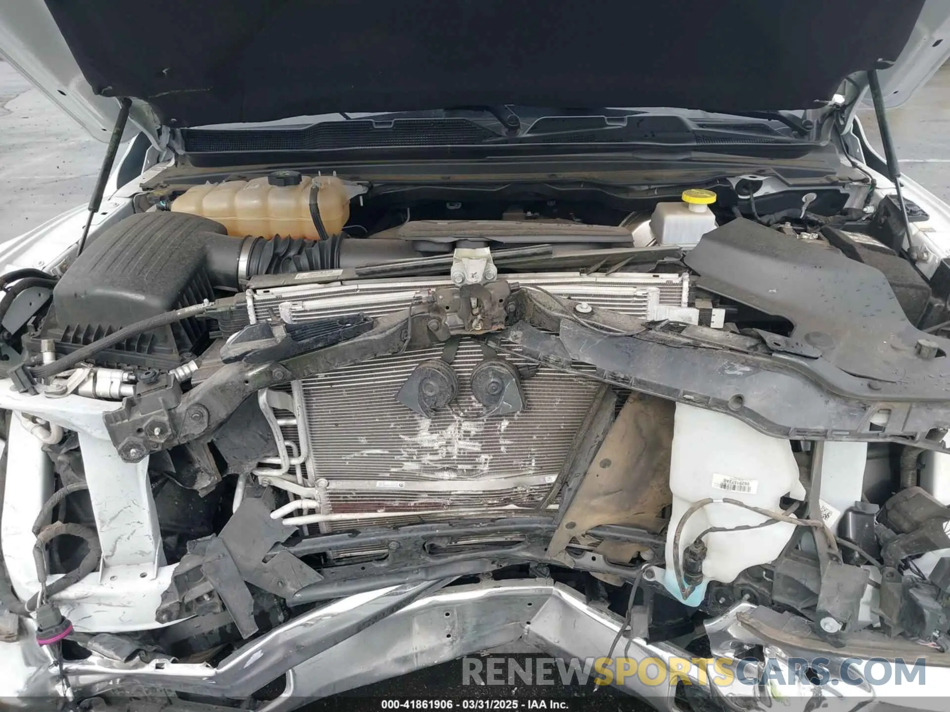 10 Photograph of a damaged car 1C6RREBG0NN272893 RAM 1500 2022