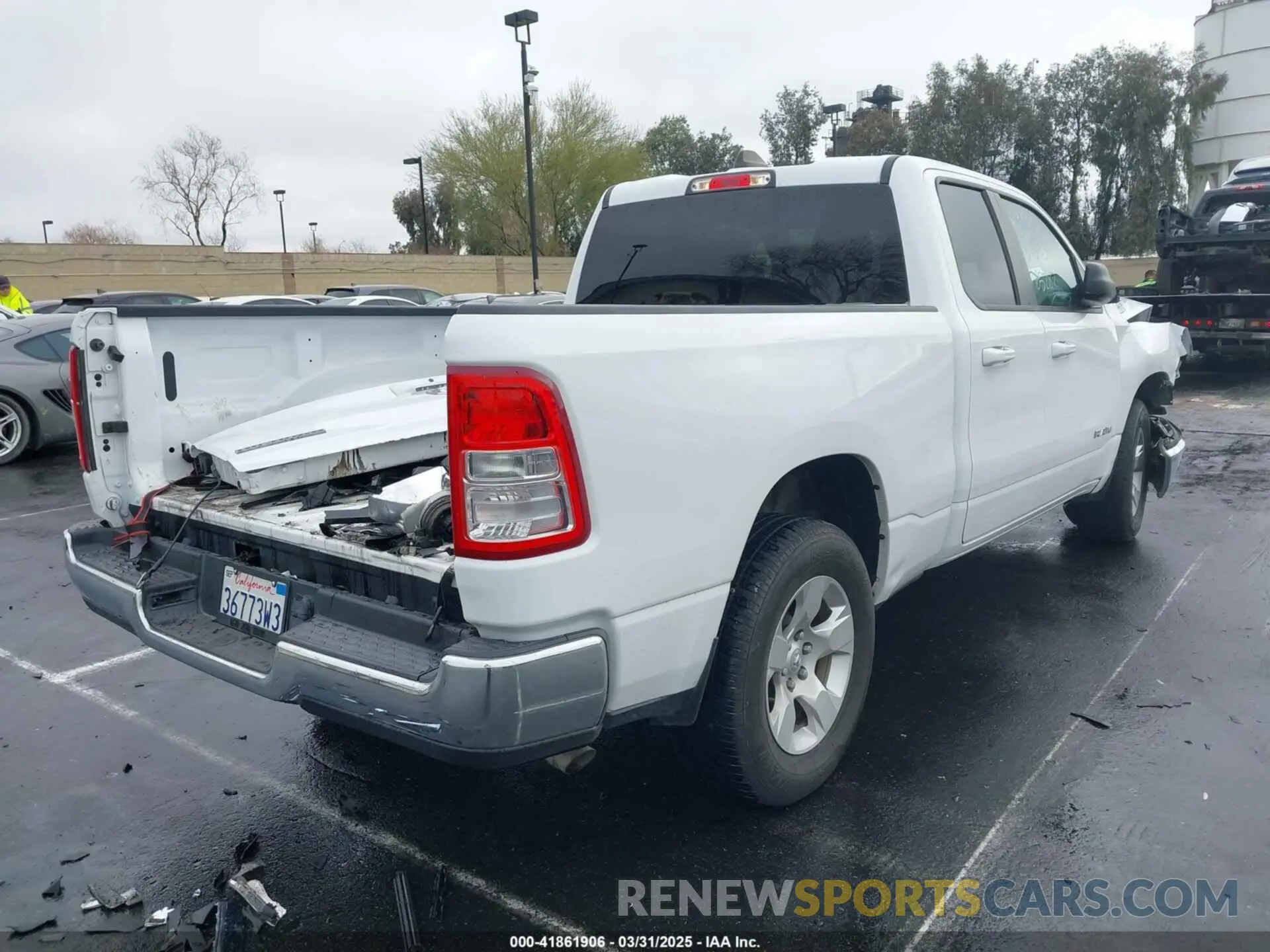 4 Photograph of a damaged car 1C6RREBG0NN272893 RAM 1500 2022
