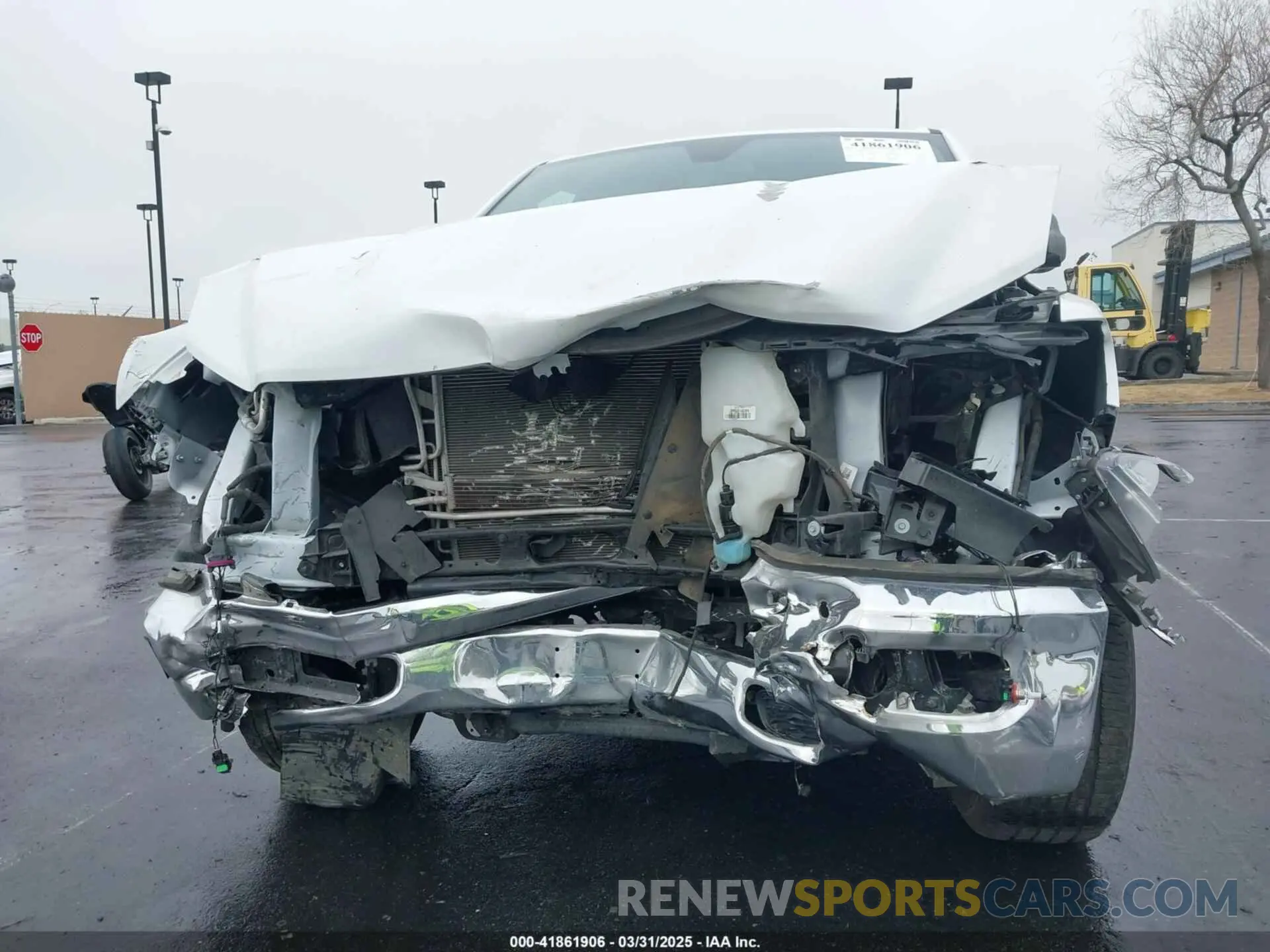 6 Photograph of a damaged car 1C6RREBG0NN272893 RAM 1500 2022