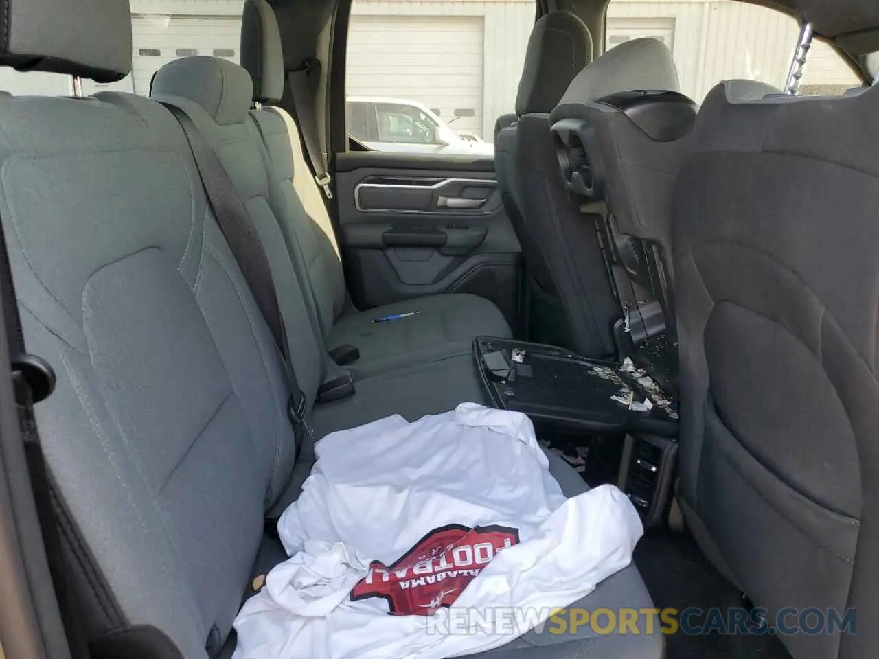 10 Photograph of a damaged car 1C6RREBT0NN231600 RAM 1500 2022