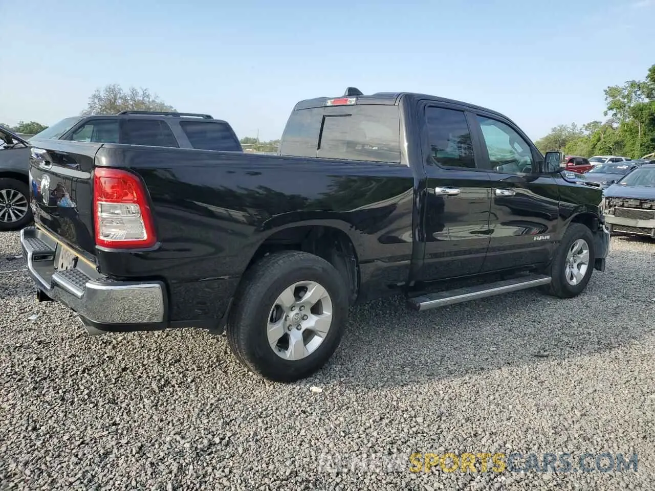 3 Photograph of a damaged car 1C6RREBT0NN389581 RAM 1500 2022