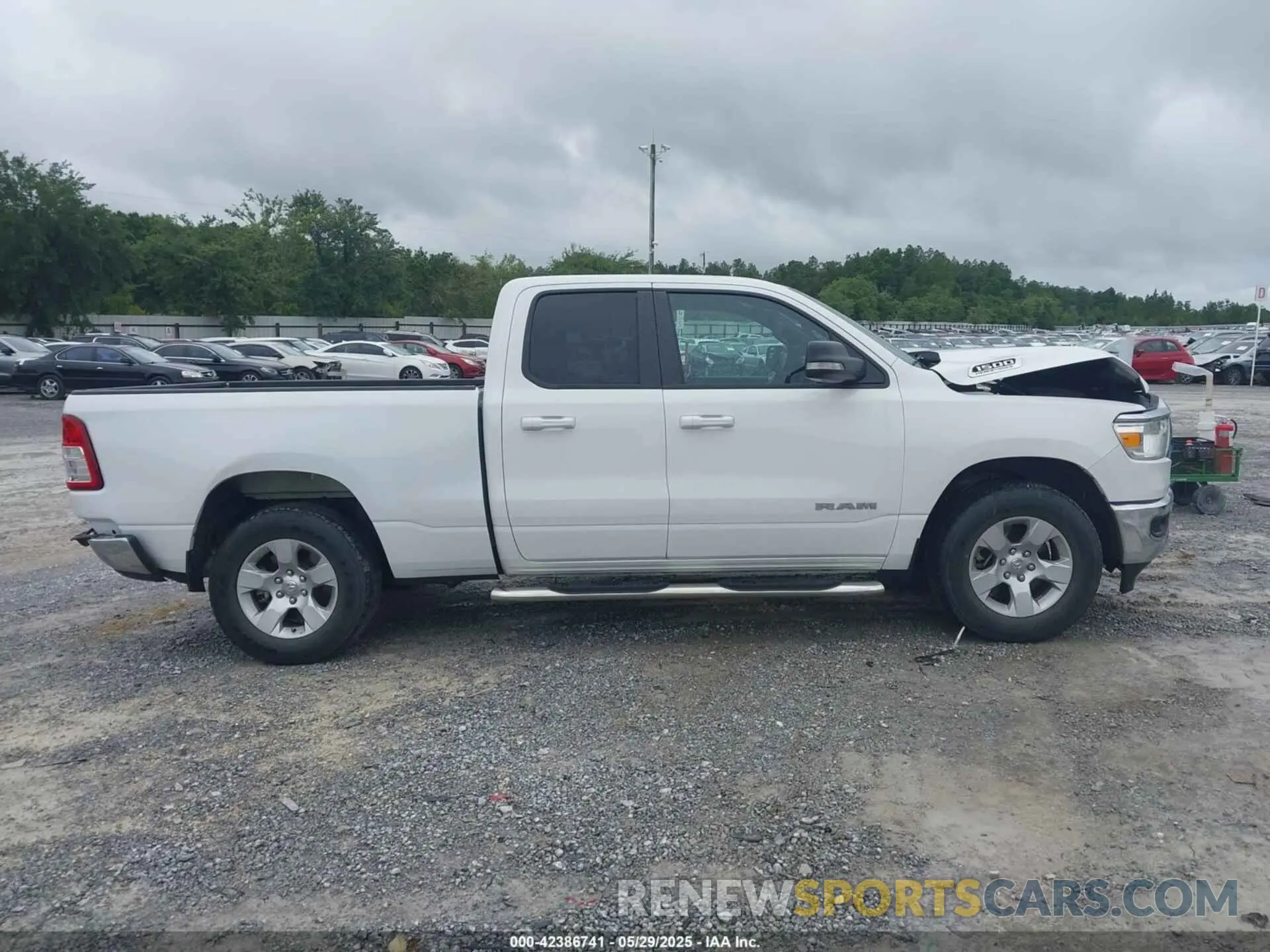 13 Photograph of a damaged car 1C6RREBT0NN393596 RAM 1500 2022