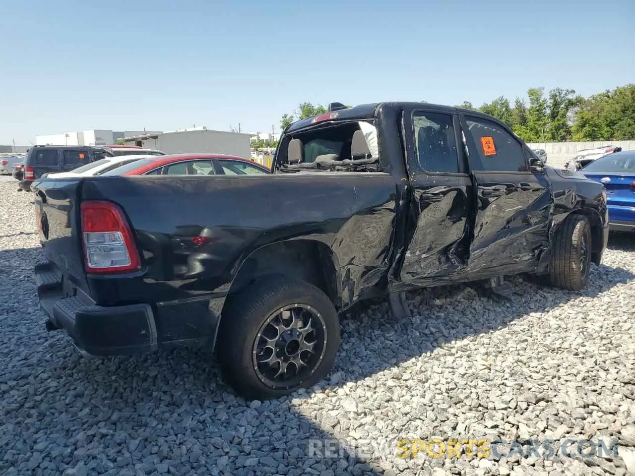 3 Фотография поврежденного автомобиля 1C6RREBT1NN201523 RAM 1500 2022