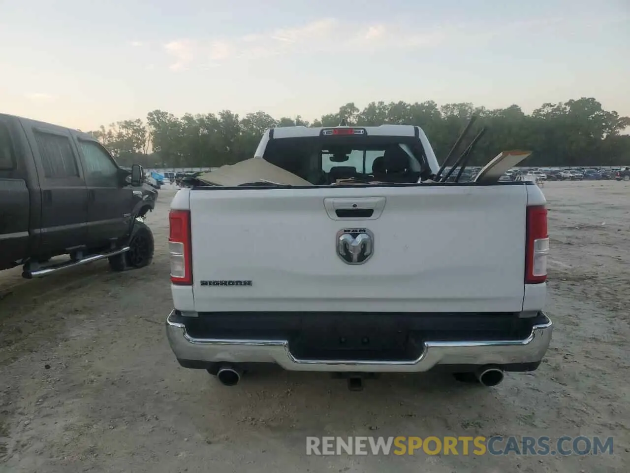 6 Photograph of a damaged car 1C6RREBT2NN475233 RAM 1500 2022