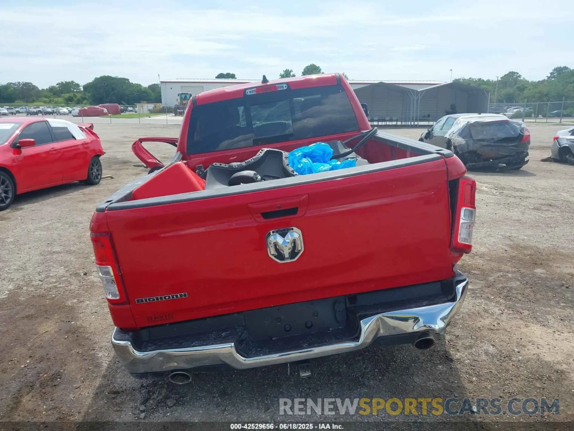 15 Photograph of a damaged car 1C6RREBT3NN377330 RAM 1500 2022