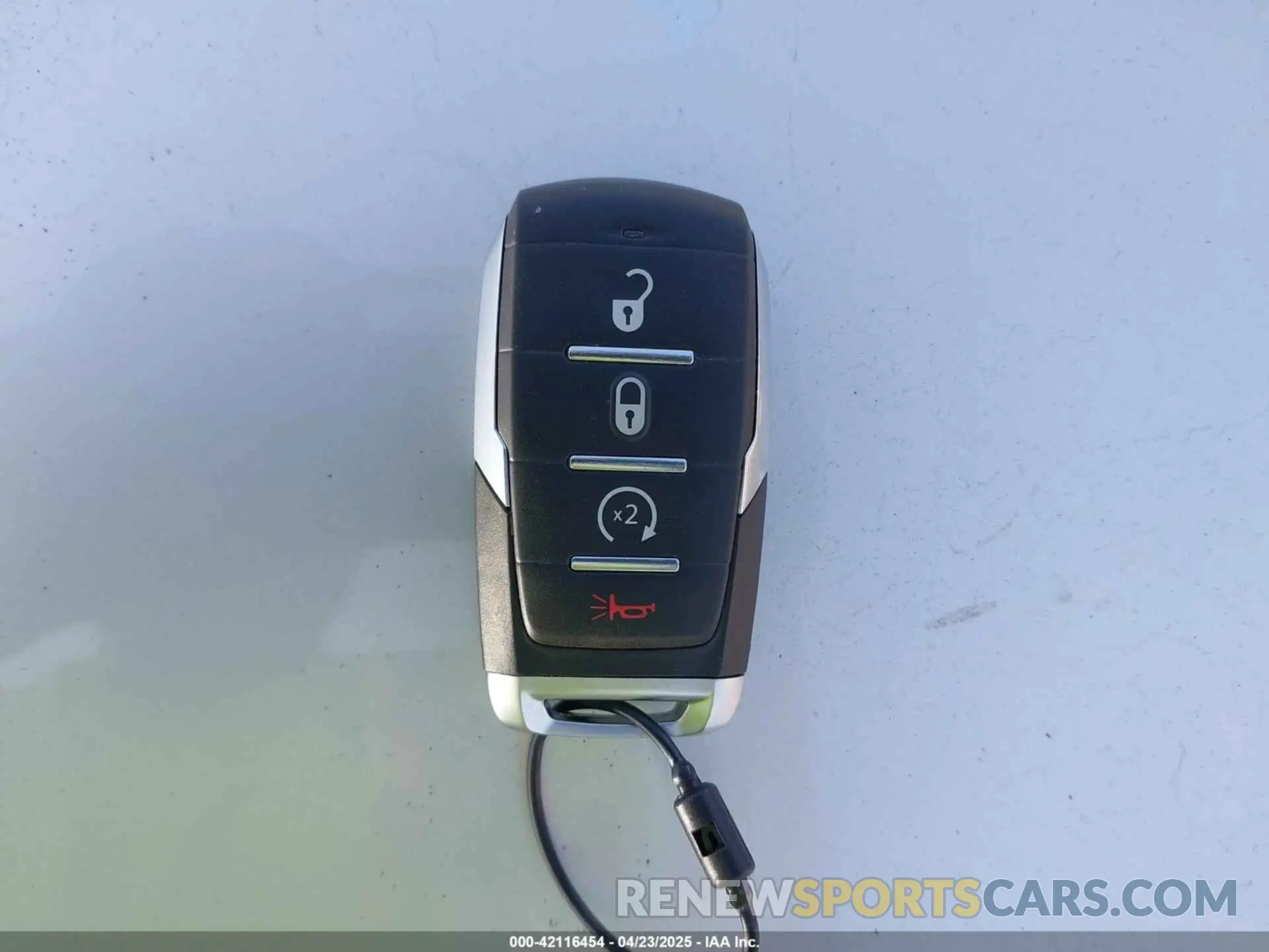 11 Фотография поврежденного автомобиля 1C6RREBT5NN273048 RAM 1500 2022
