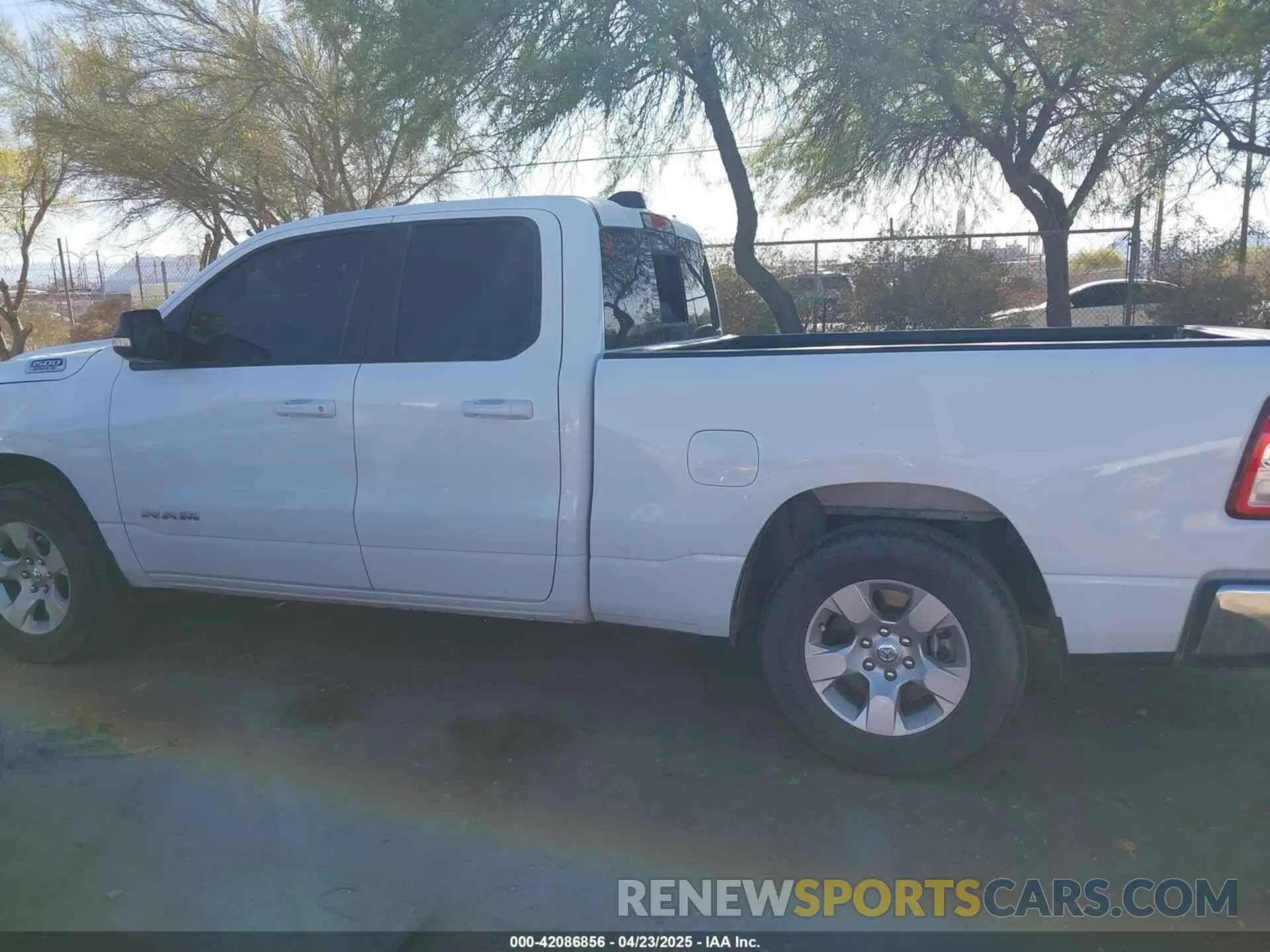 15 Photograph of a damaged car 1C6RREBT6NN274404 RAM 1500 2022