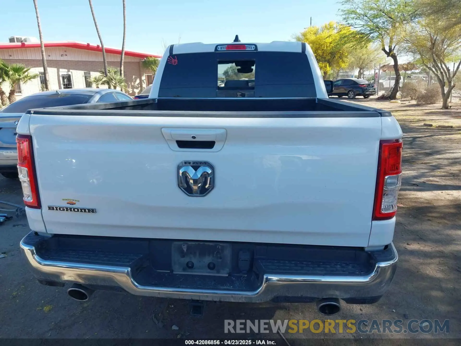 17 Photograph of a damaged car 1C6RREBT6NN274404 RAM 1500 2022