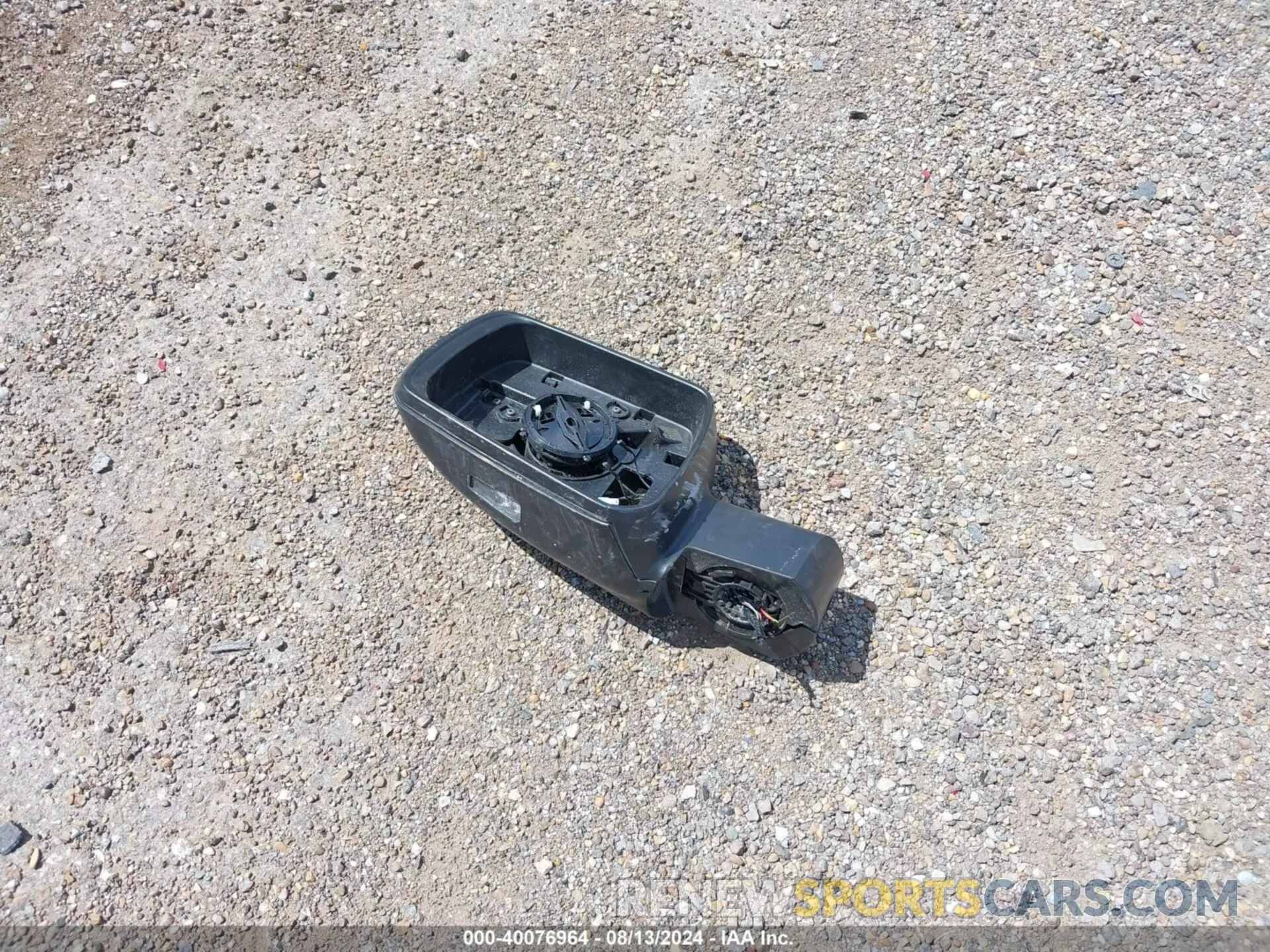 11 Photograph of a damaged car 1C6RREBT7NN399122 RAM 1500 2022