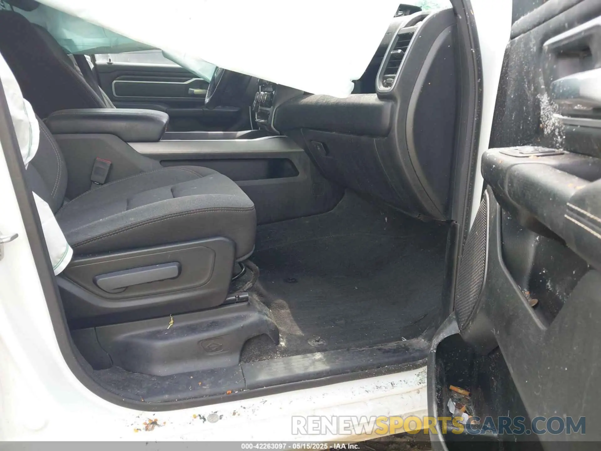5 Фотография поврежденного автомобиля 1C6RREBT7NN475406 RAM 1500 2022