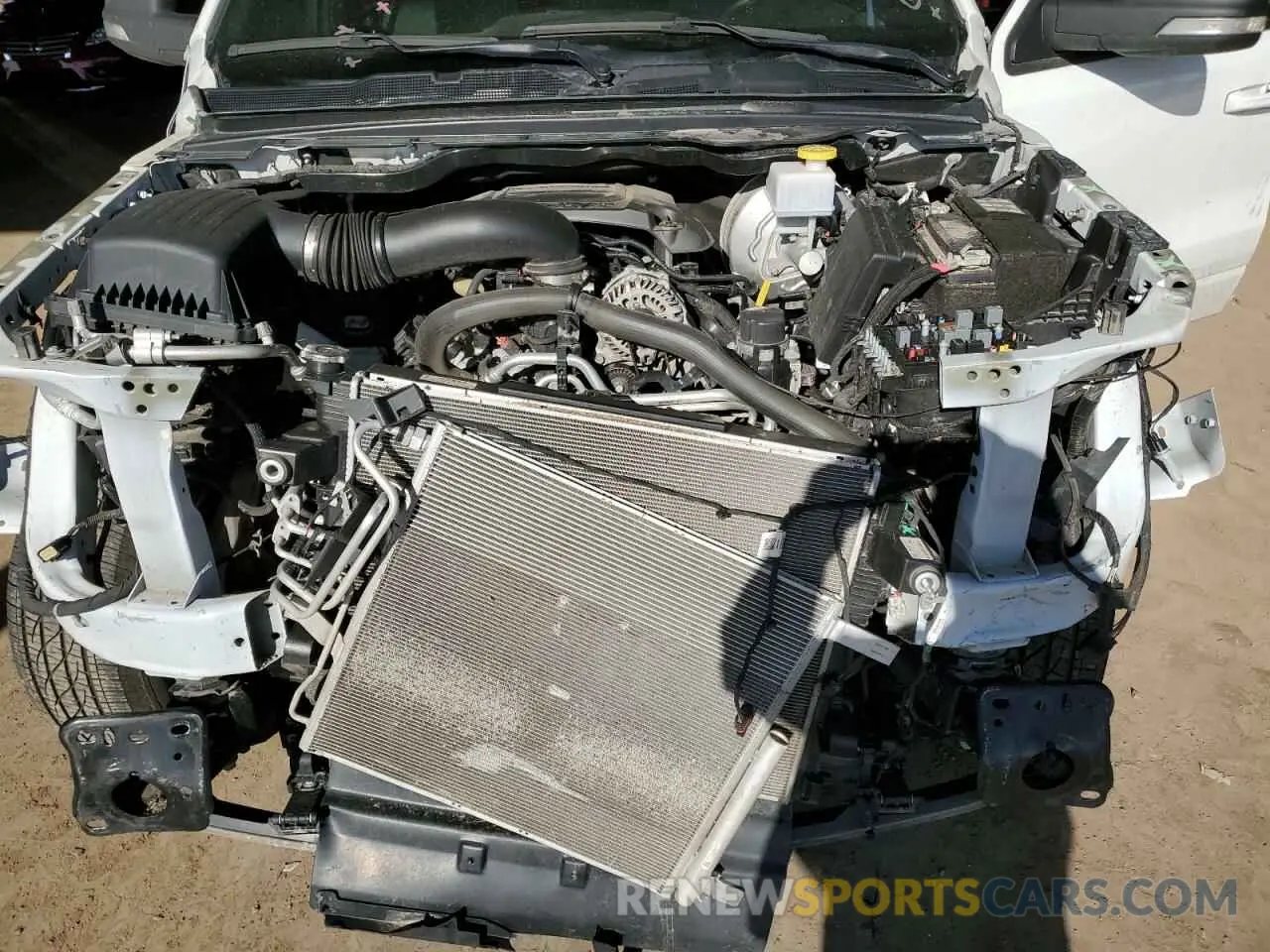 11 Фотография поврежденного автомобиля 1C6RREBT8NN201776 RAM 1500 2022