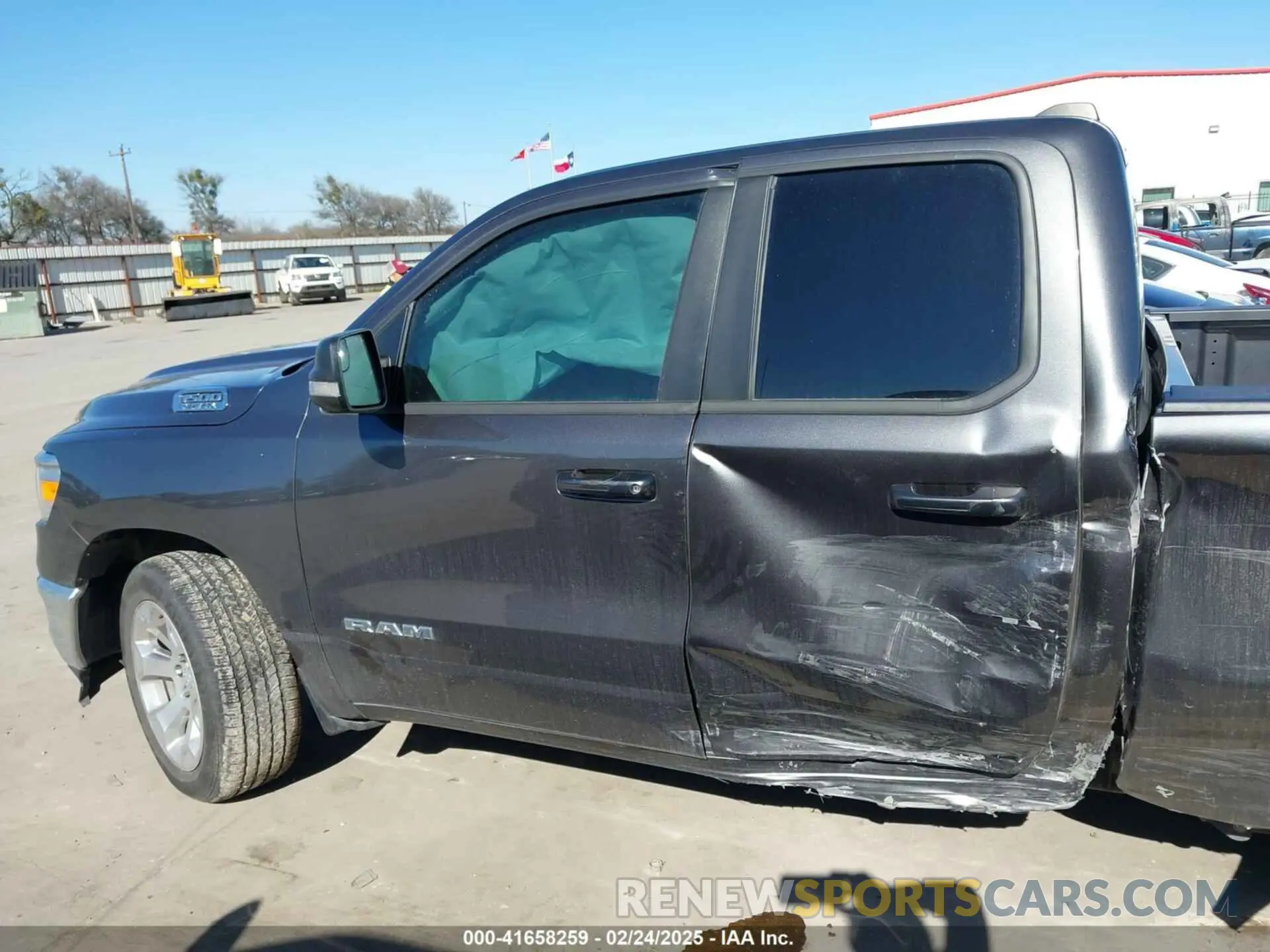 14 Photograph of a damaged car 1C6RREBTXNN382203 RAM 1500 2022