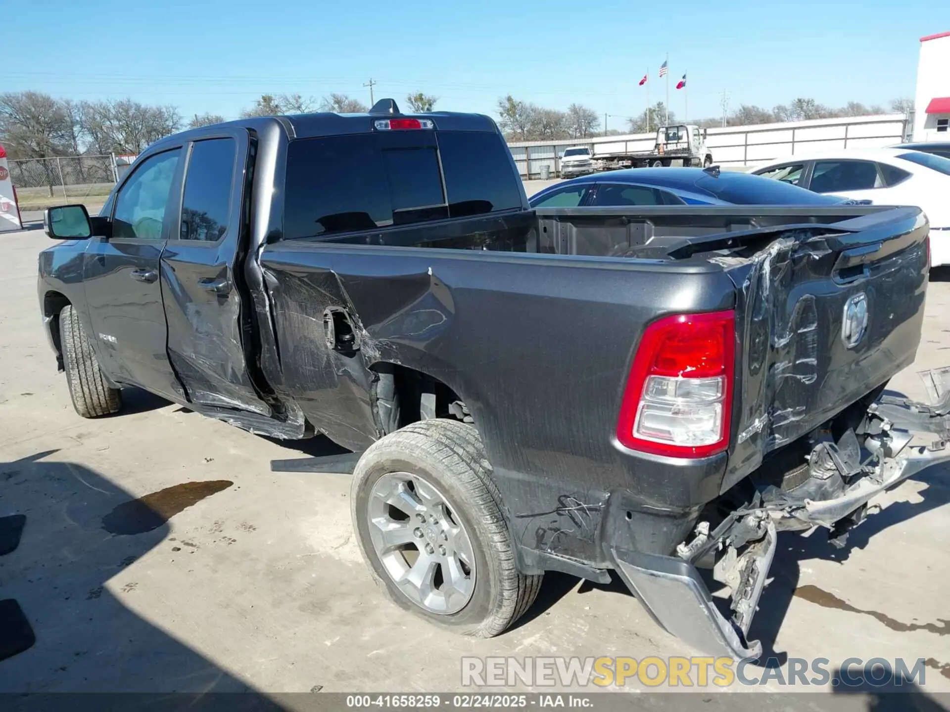 3 Photograph of a damaged car 1C6RREBTXNN382203 RAM 1500 2022