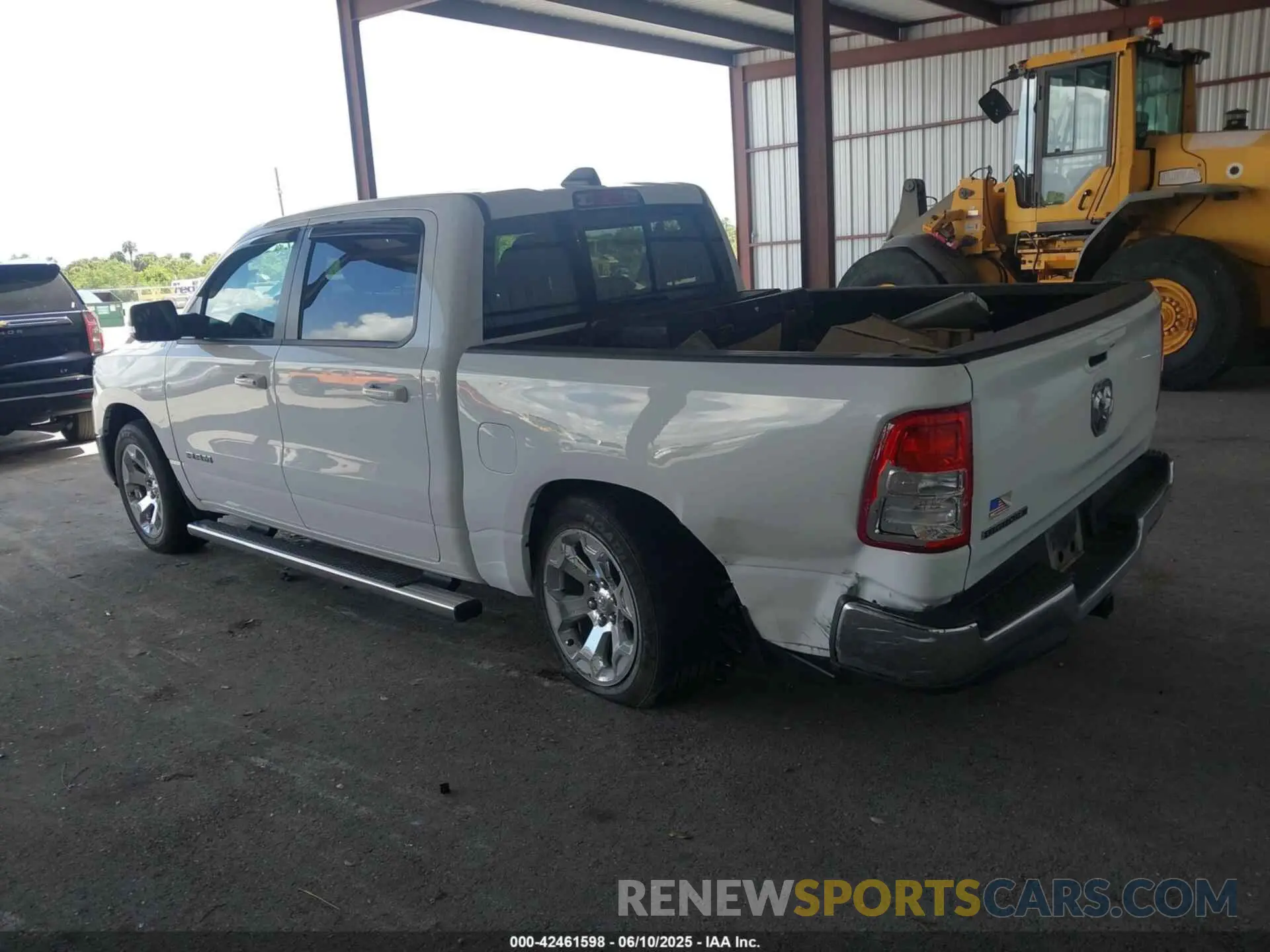 3 Photograph of a damaged car 1C6RREFG2NN446330 RAM 1500 2022