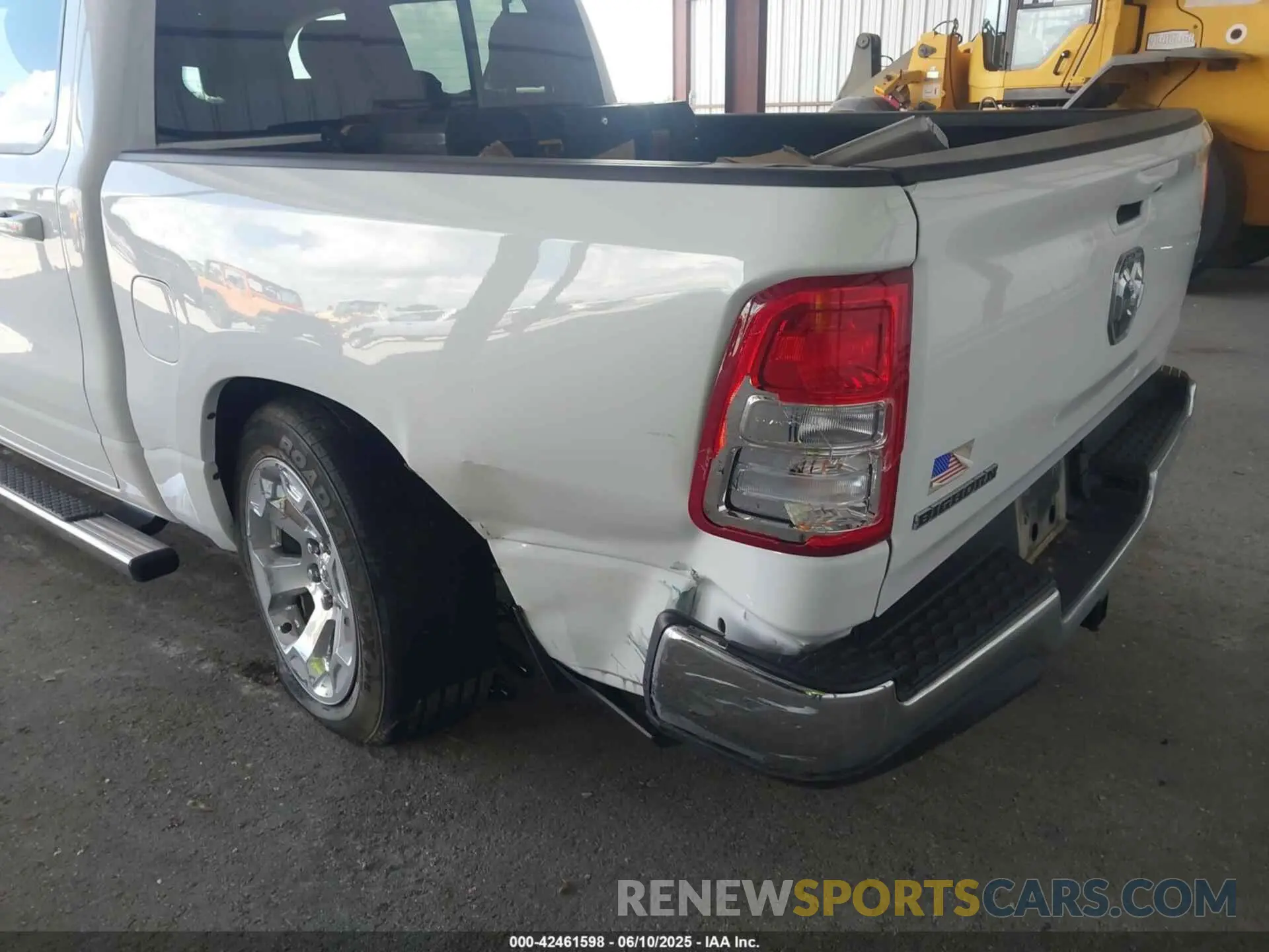 6 Photograph of a damaged car 1C6RREFG2NN446330 RAM 1500 2022