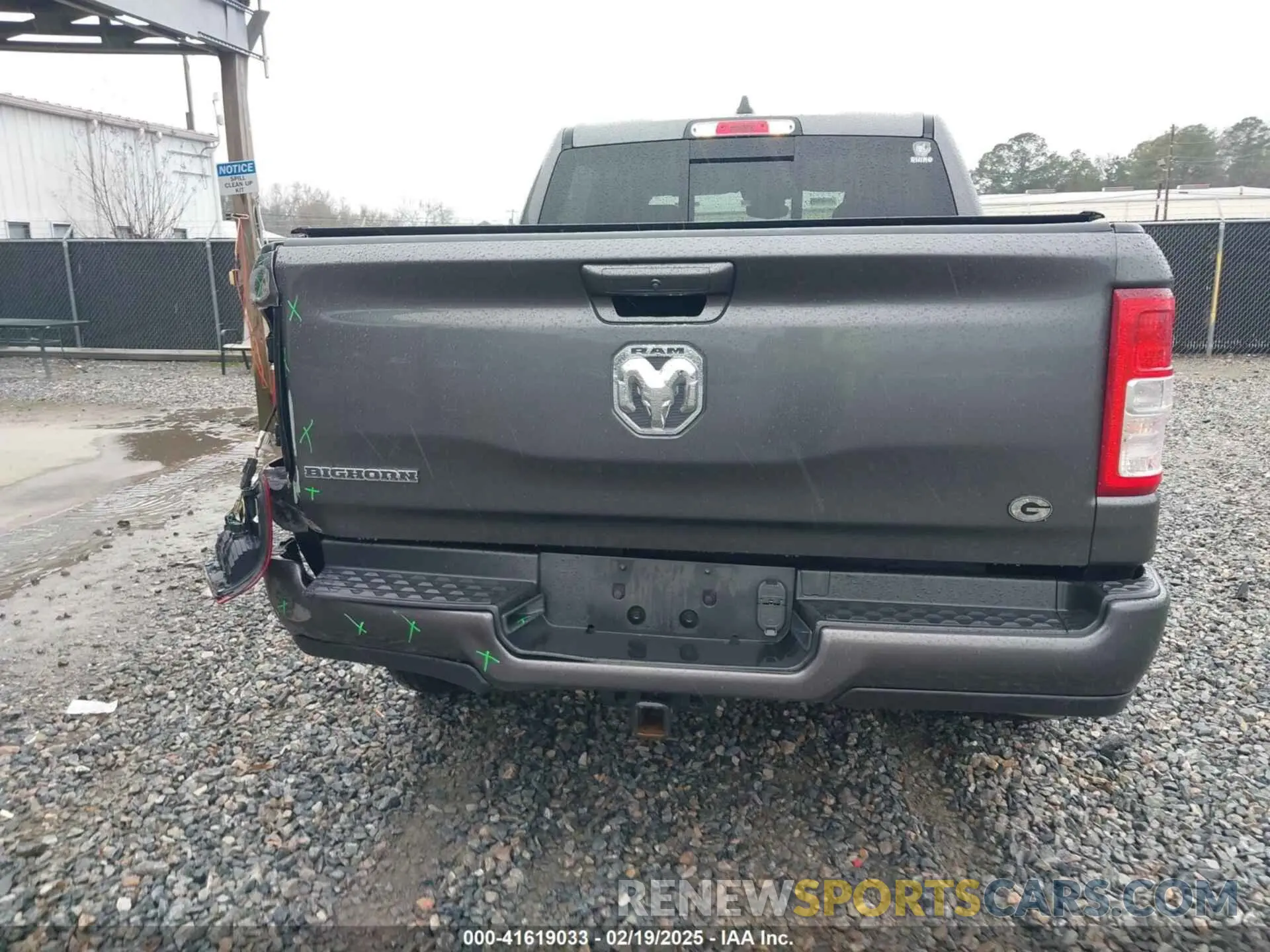 16 Photograph of a damaged car 1C6RREFG6NN337093 RAM 1500 2022