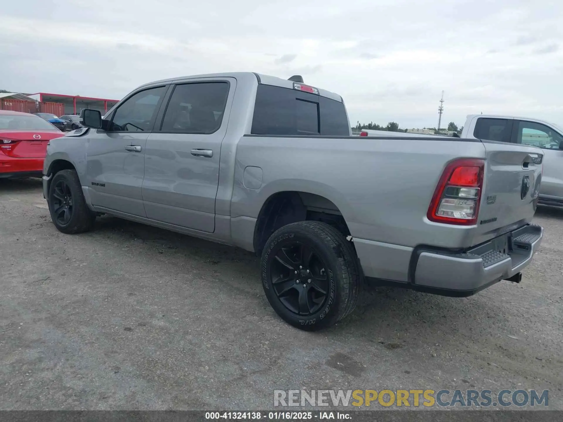 3 Photograph of a damaged car 1C6RREFG8NN326239 RAM 1500 2022