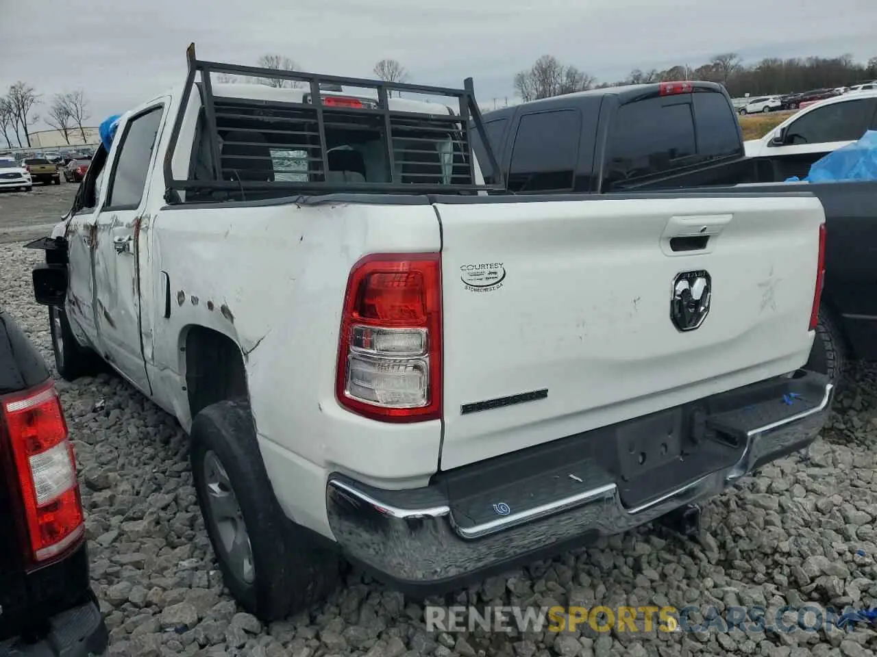 2 Photograph of a damaged car 1C6RREFG9NN382349 RAM 1500 2022