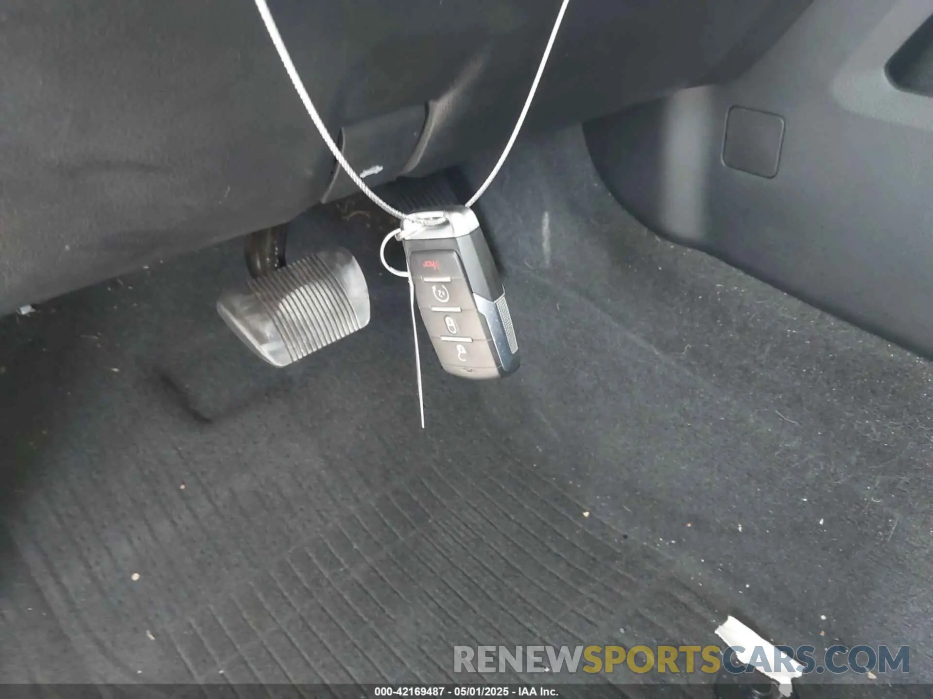 11 Фотография поврежденного автомобиля 1C6RREFT1NN178299 RAM 1500 2022