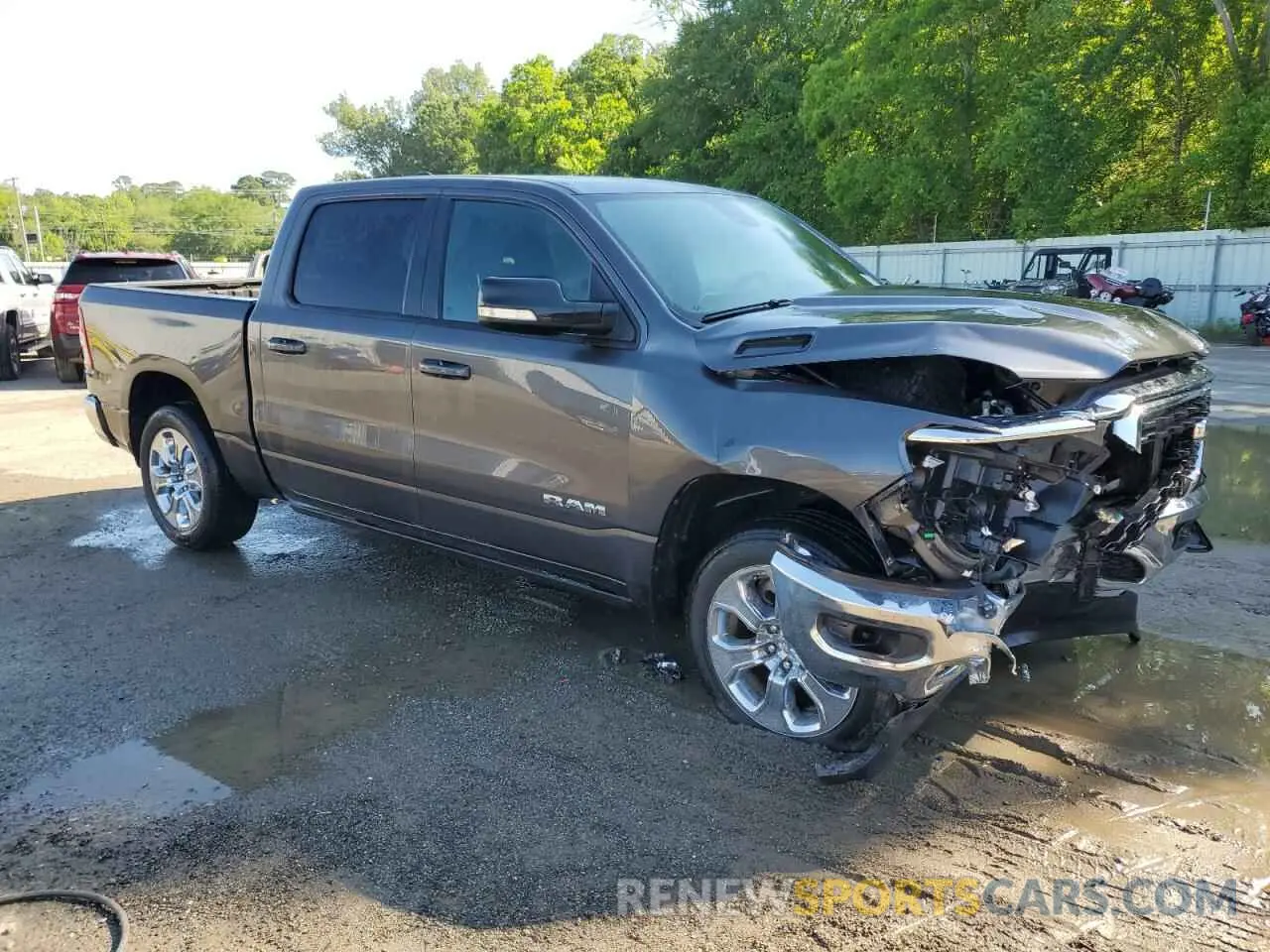 4 Photograph of a damaged car 1C6RREFT2NN173791 RAM 1500 2022