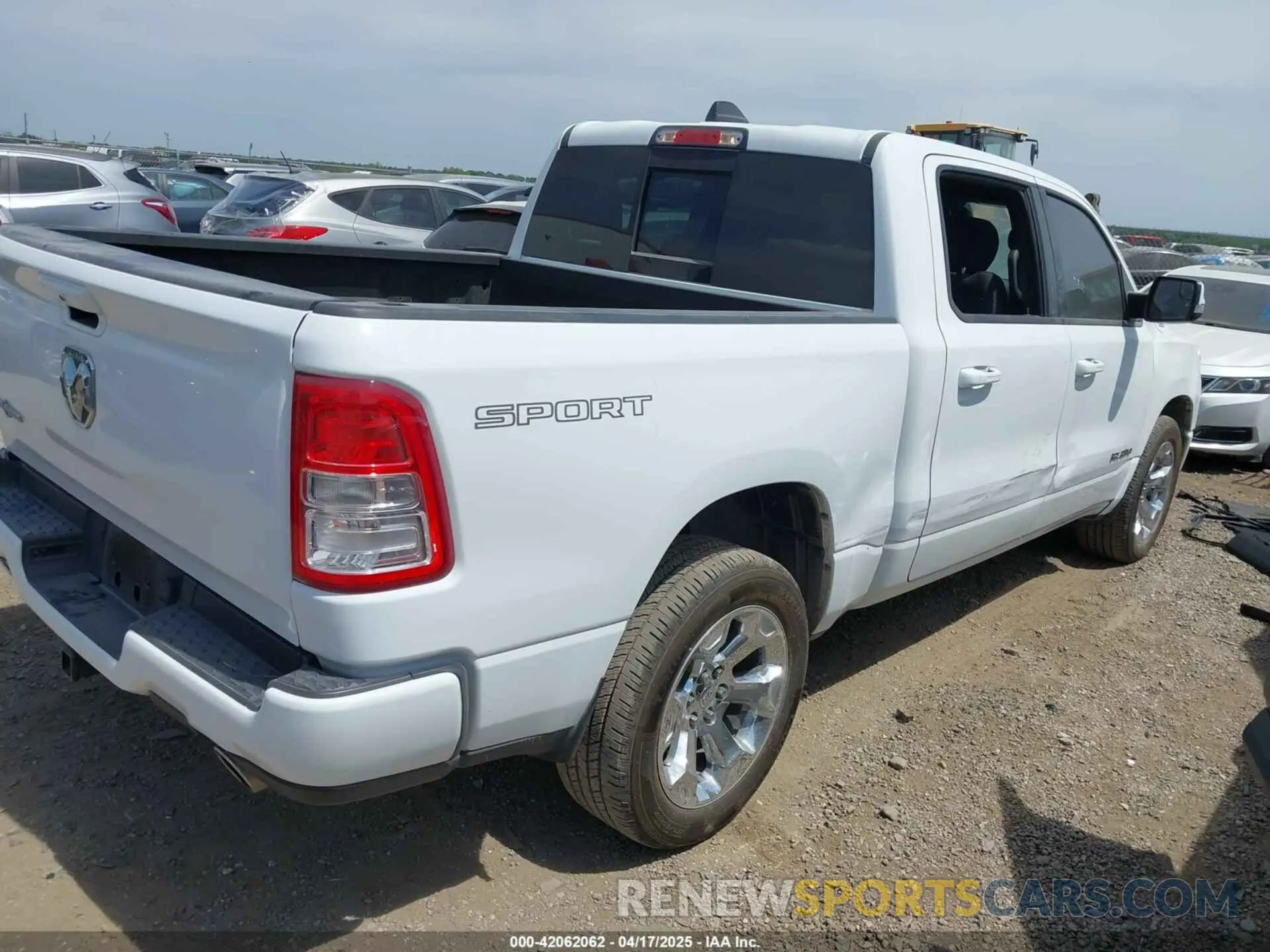 4 Фотография поврежденного автомобиля 1C6RREFT3NN372896 RAM 1500 2022
