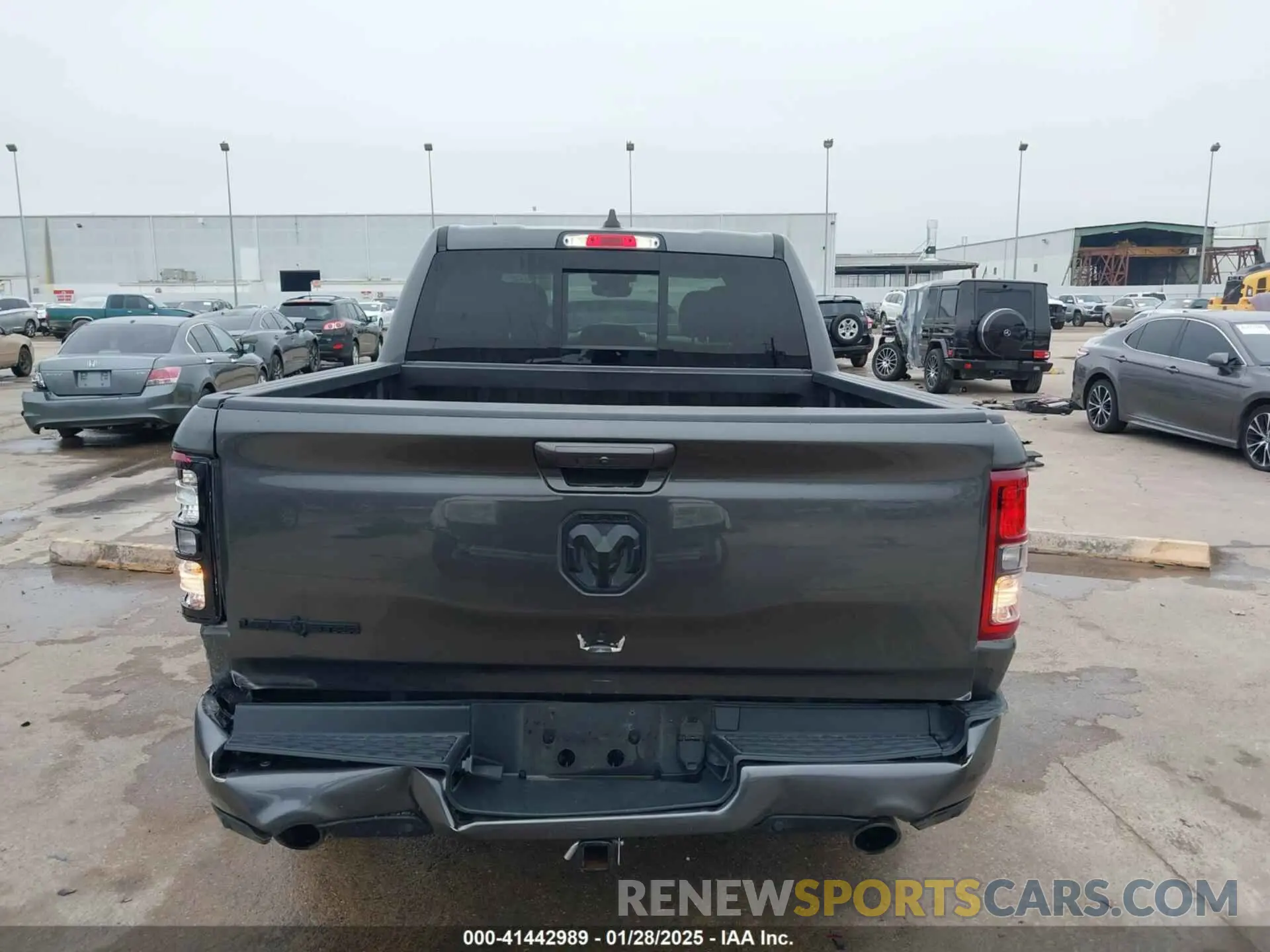 15 Photograph of a damaged car 1C6RREFT3NN387270 RAM 1500 2022