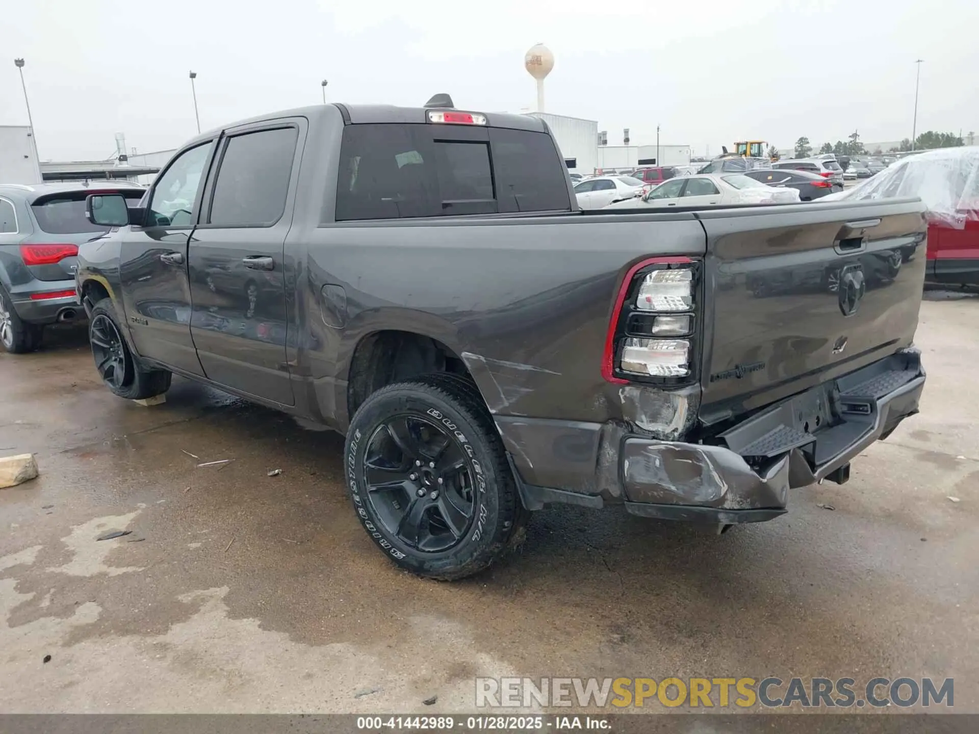 3 Photograph of a damaged car 1C6RREFT3NN387270 RAM 1500 2022