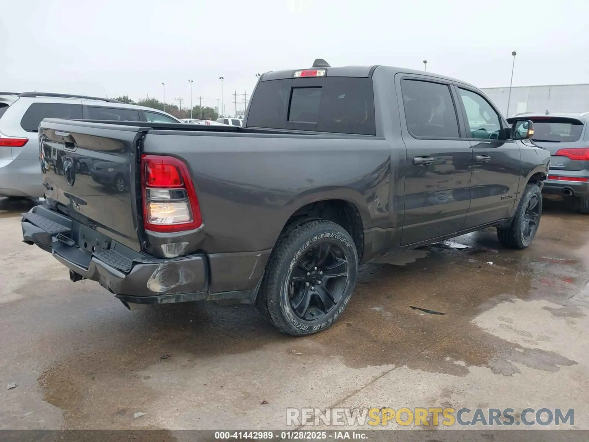 4 Photograph of a damaged car 1C6RREFT3NN387270 RAM 1500 2022