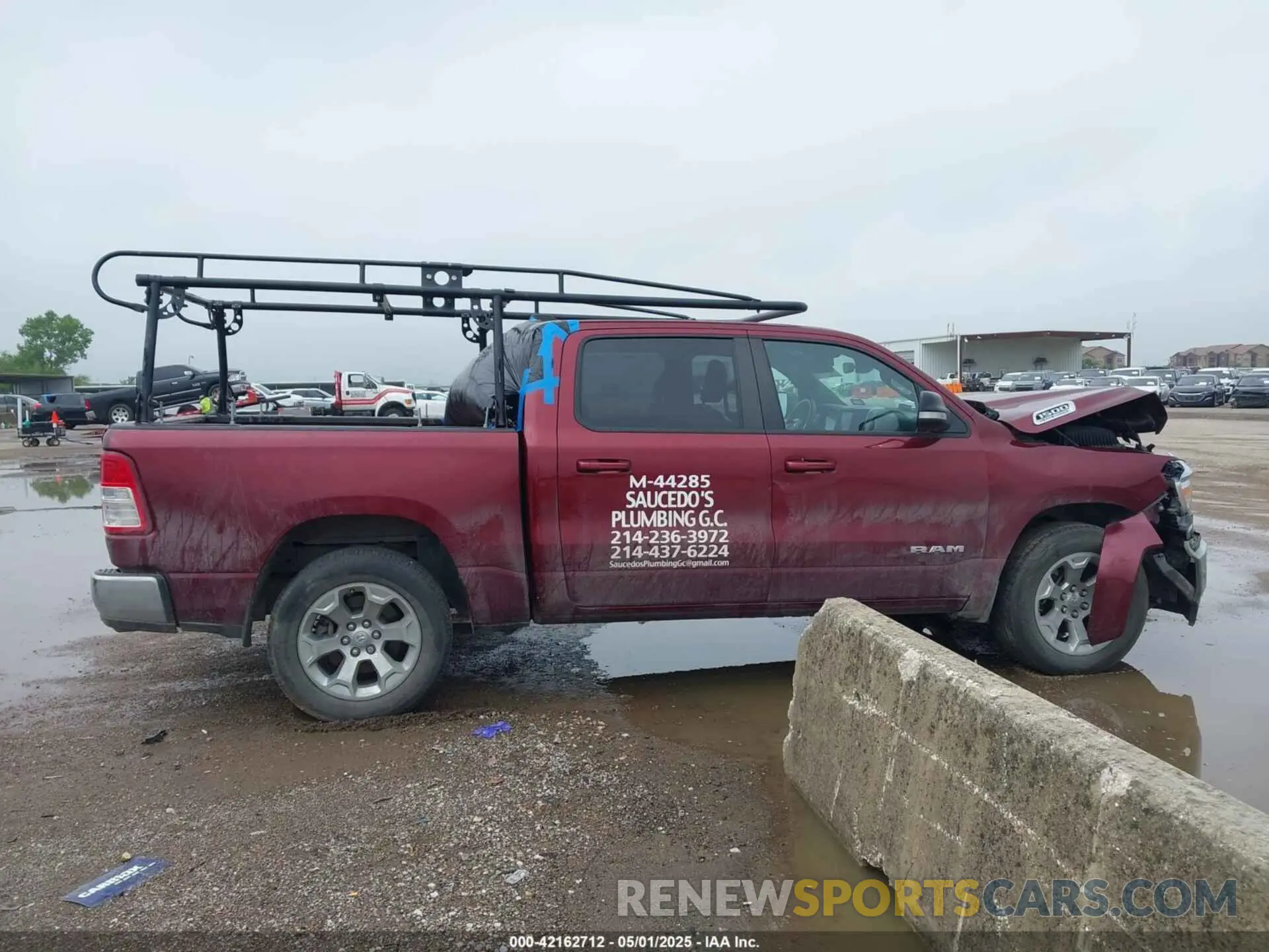 13 Photograph of a damaged car 1C6RREFT4NN119974 RAM 1500 2022